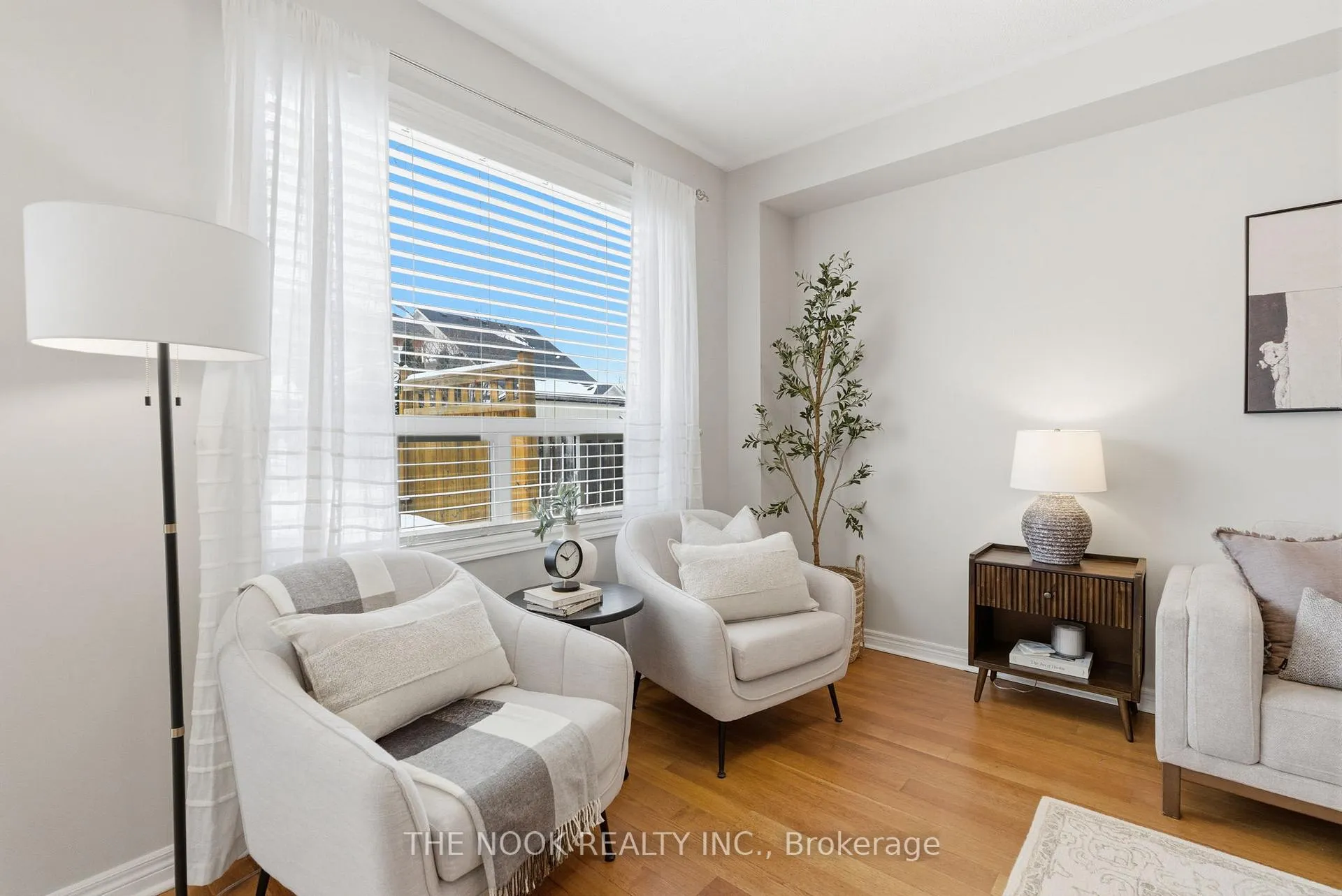 Photo 9 of 8 Northgrove Crescent, Whitby, Brooklin — HOMEH