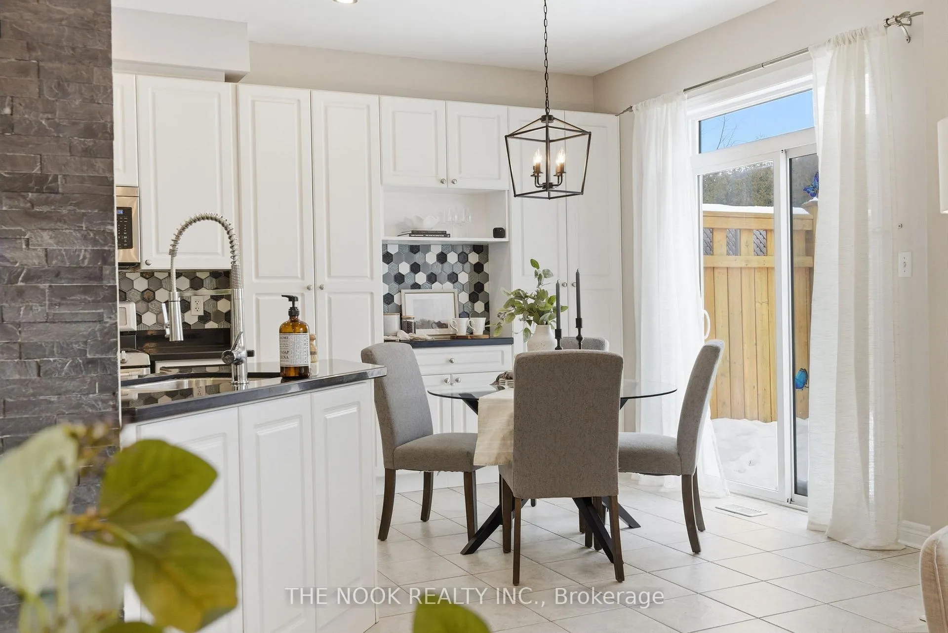 Photo 10 of 8 Northgrove Crescent, Whitby, Brooklin — HOMEH