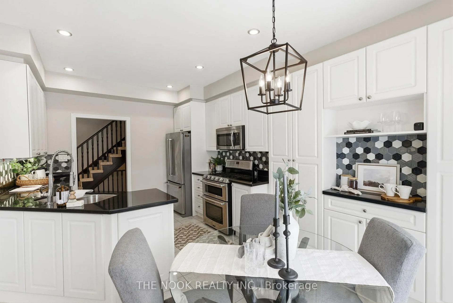 Photo 11 of 8 Northgrove Crescent, Whitby, Brooklin — HOMEH
