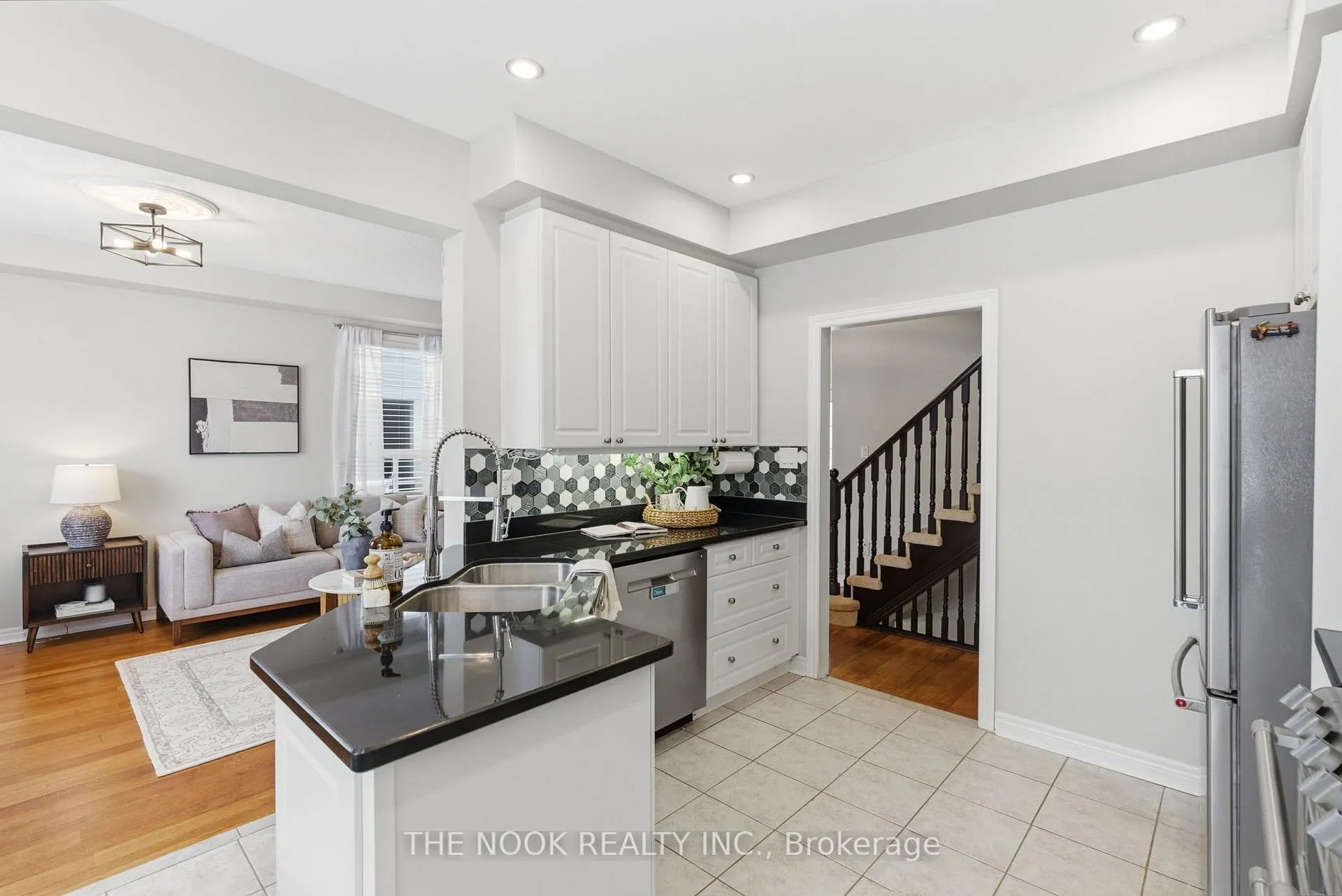 Photo 14 of 8 Northgrove Crescent, Whitby, Brooklin — HOMEH