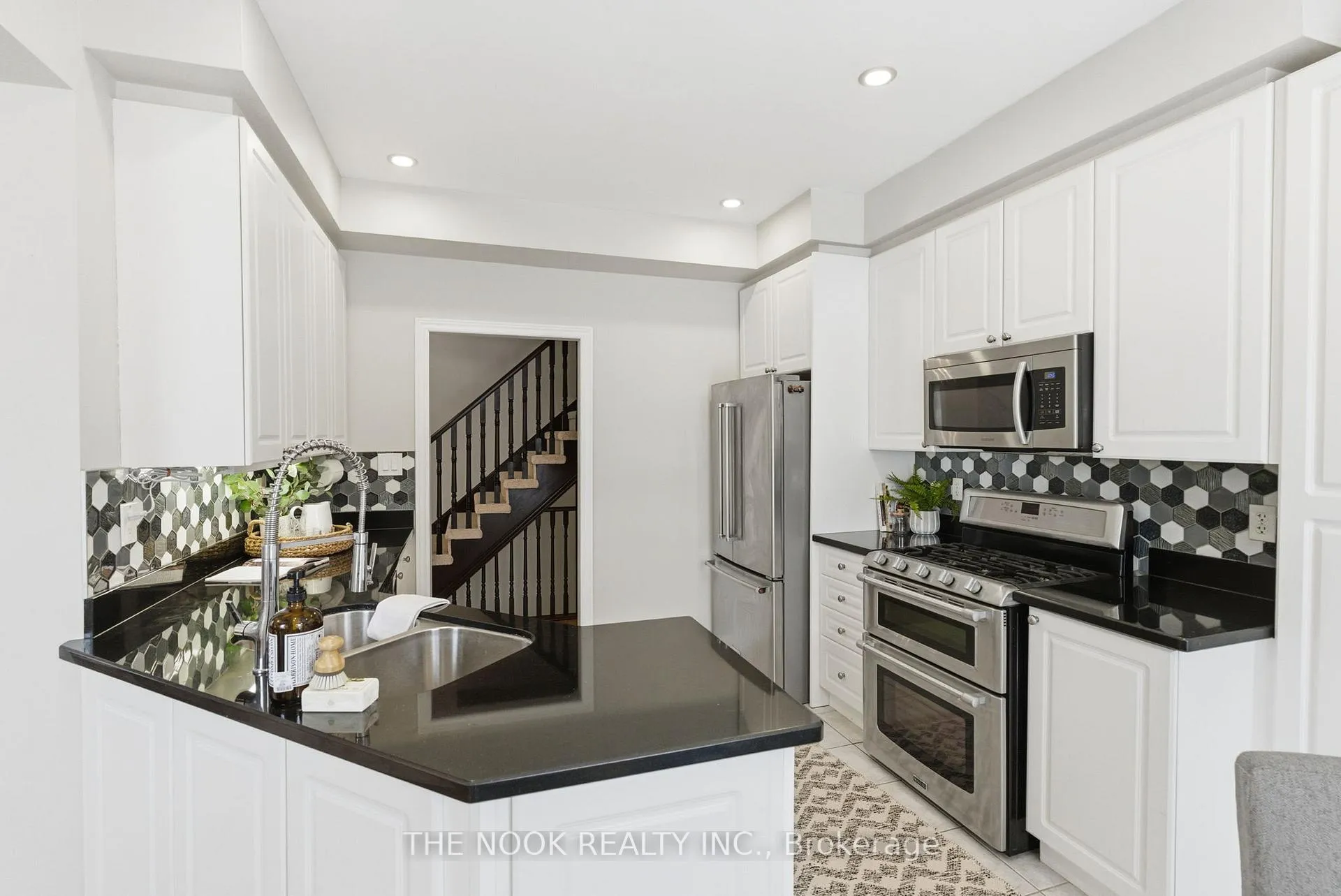 Photo 15 of 8 Northgrove Crescent, Whitby, Brooklin — HOMEH