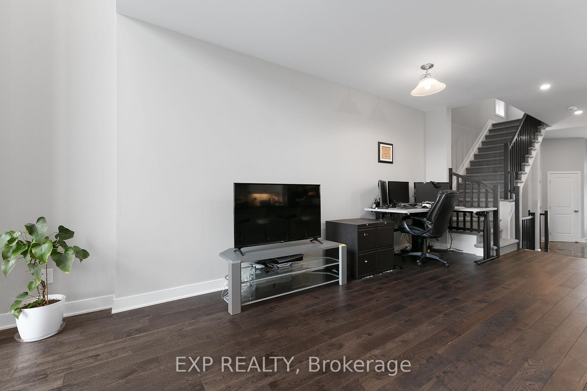 Photo 20 of 73 Longworth Avenue, Ottawa, Leitrim — HOMEH
