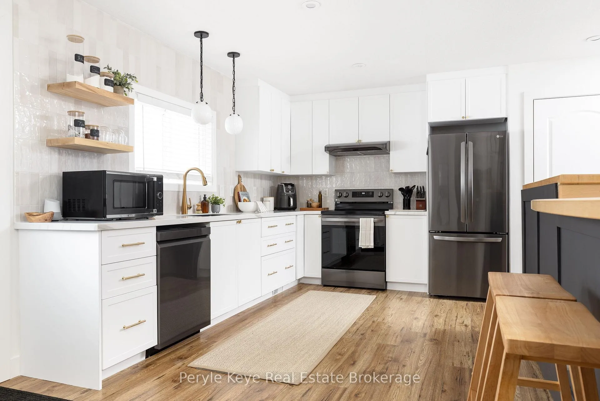 Photo 3 of 84 James Street, Burk's Falls — HOMEH