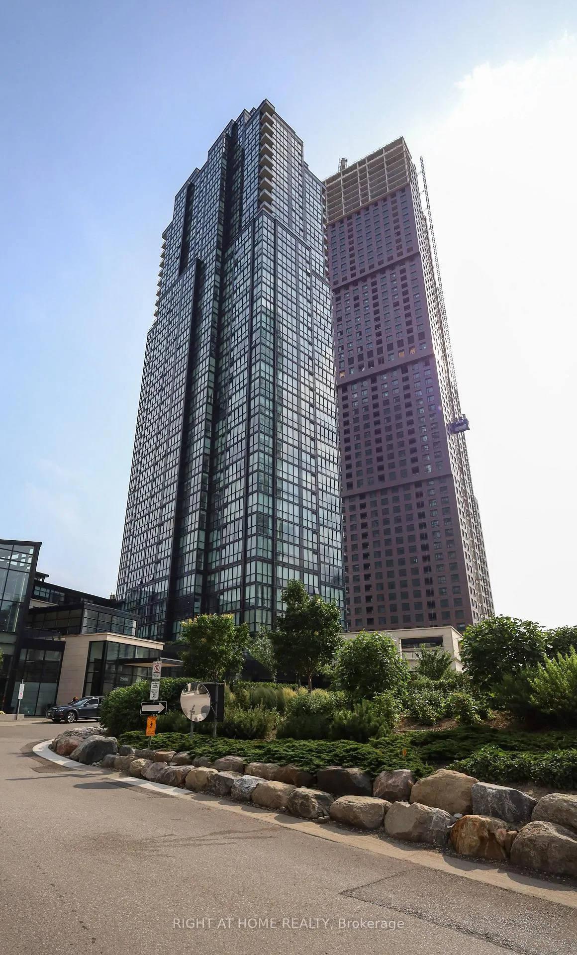 Photo 1 of Unit 3105, 2910 Highway 7 Avenue, Vaughan, Concord — HOMEH