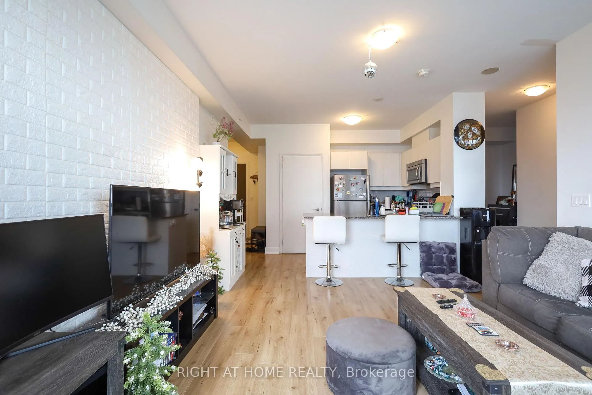 Photo 12 of Unit 3105, 2910 Highway 7 Avenue, Vaughan, Concord — HOMEH