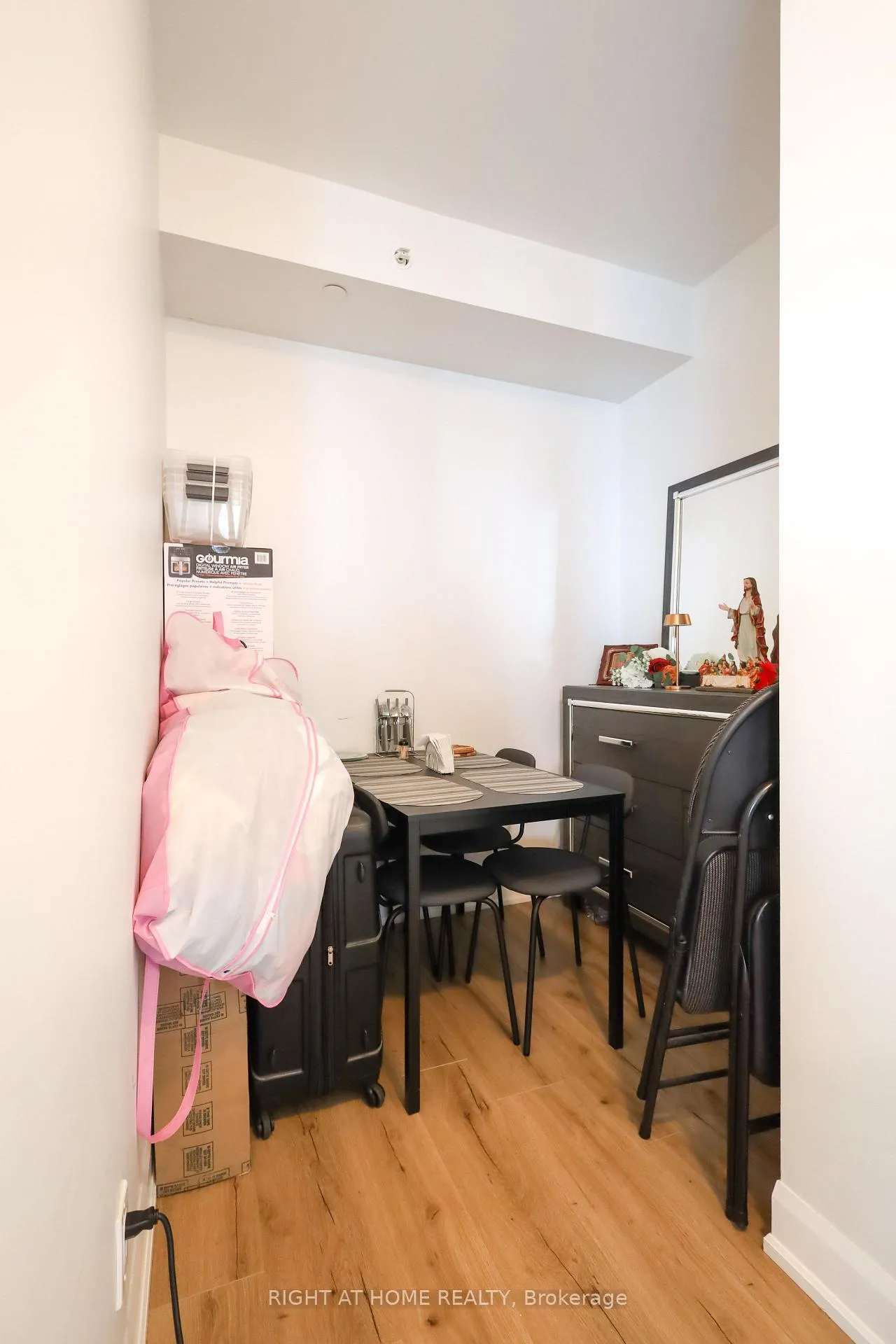 Photo 16 of Unit 3105, 2910 Highway 7 Avenue, Vaughan, Concord — HOMEH
