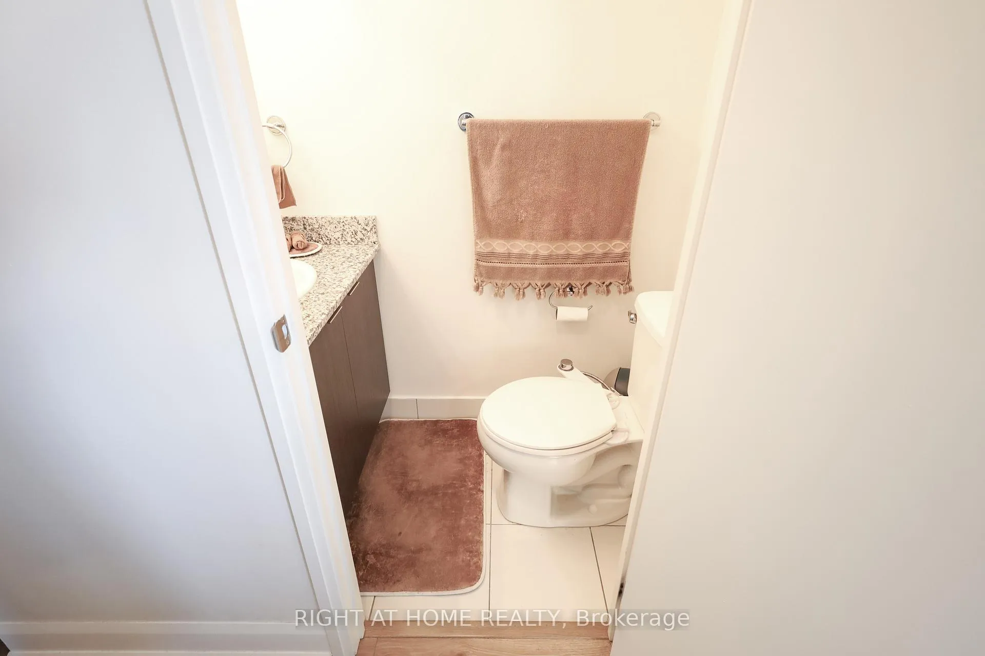Photo 18 of Unit 3105, 2910 Highway 7 Avenue, Vaughan, Concord — HOMEH