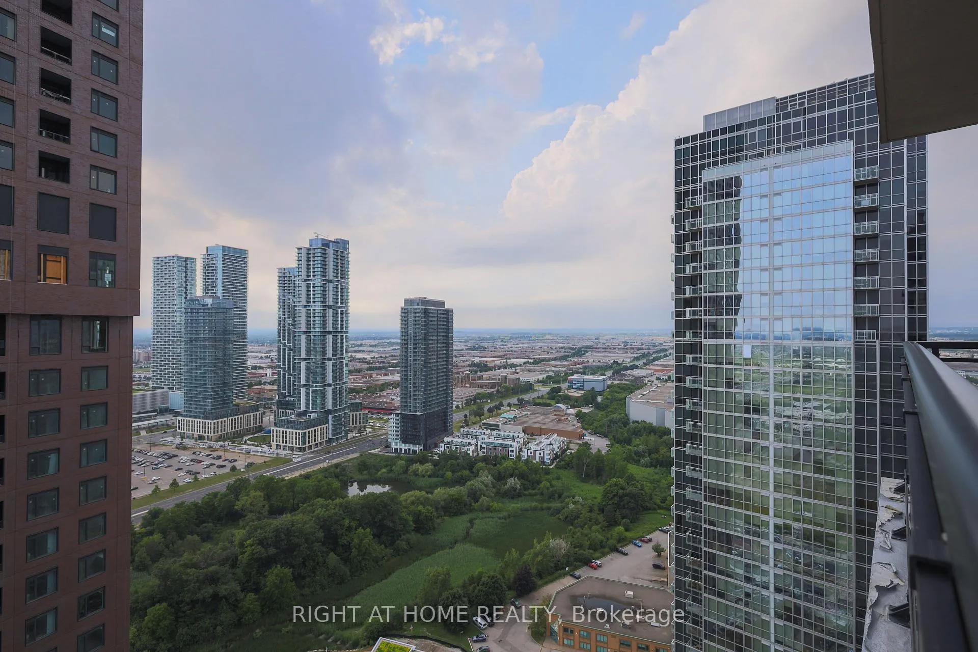 Photo 27 of Unit 3105, 2910 Highway 7 Avenue, Vaughan, Concord — HOMEH