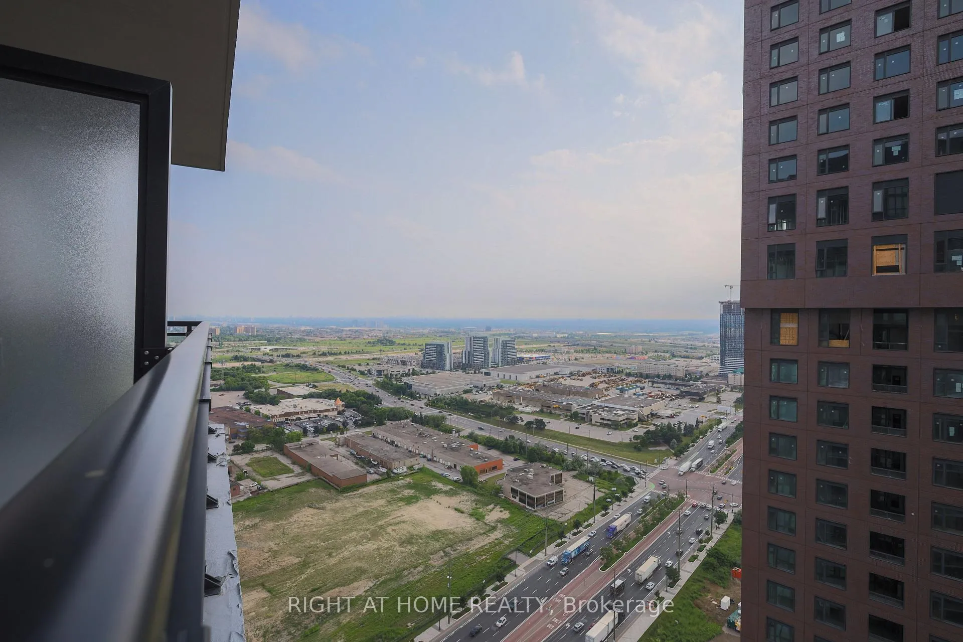 Photo 28 of Unit 3105, 2910 Highway 7 Avenue, Vaughan, Concord — HOMEH