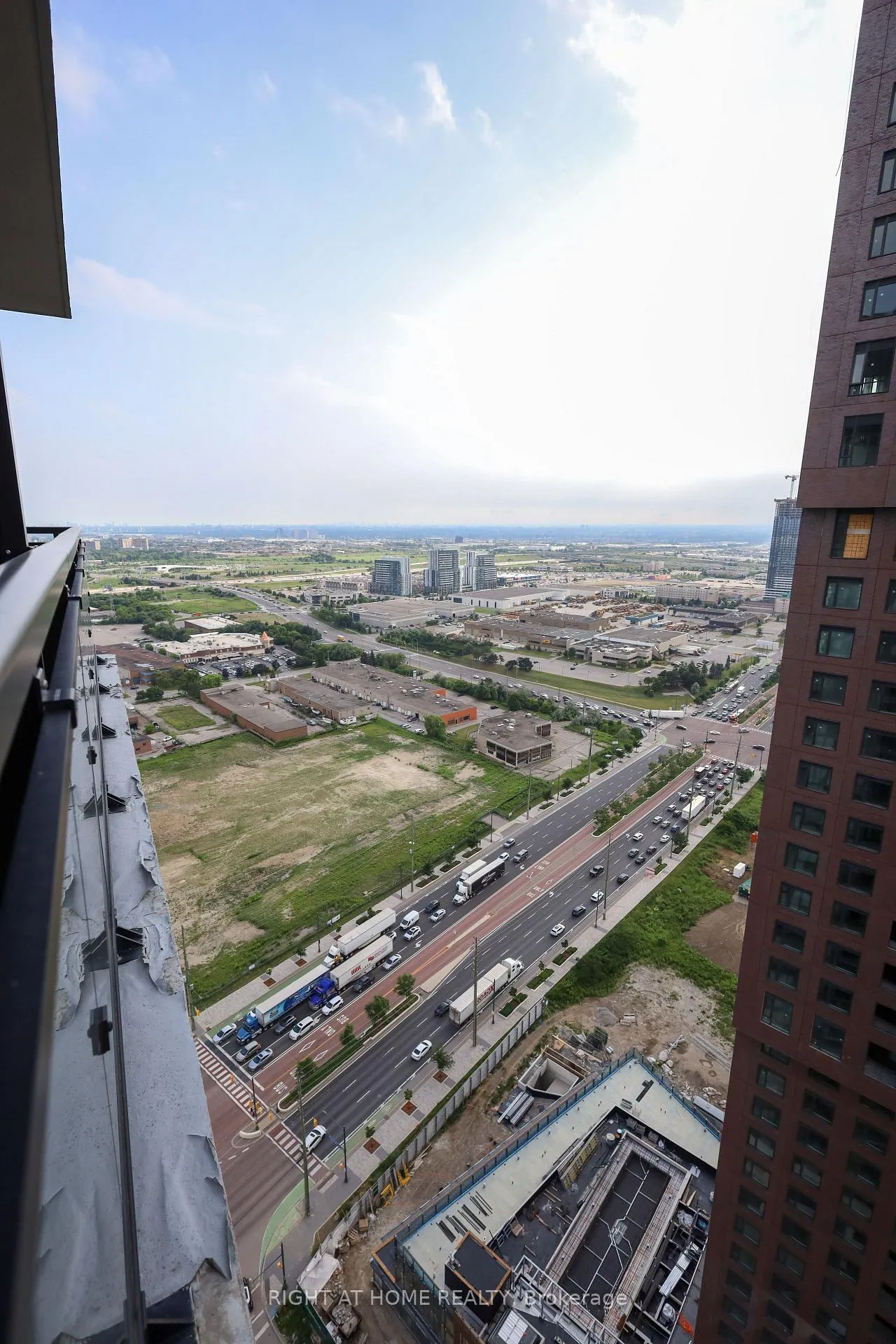 Photo 30 of Unit 3105, 2910 Highway 7 Avenue, Vaughan, Concord — HOMEH
