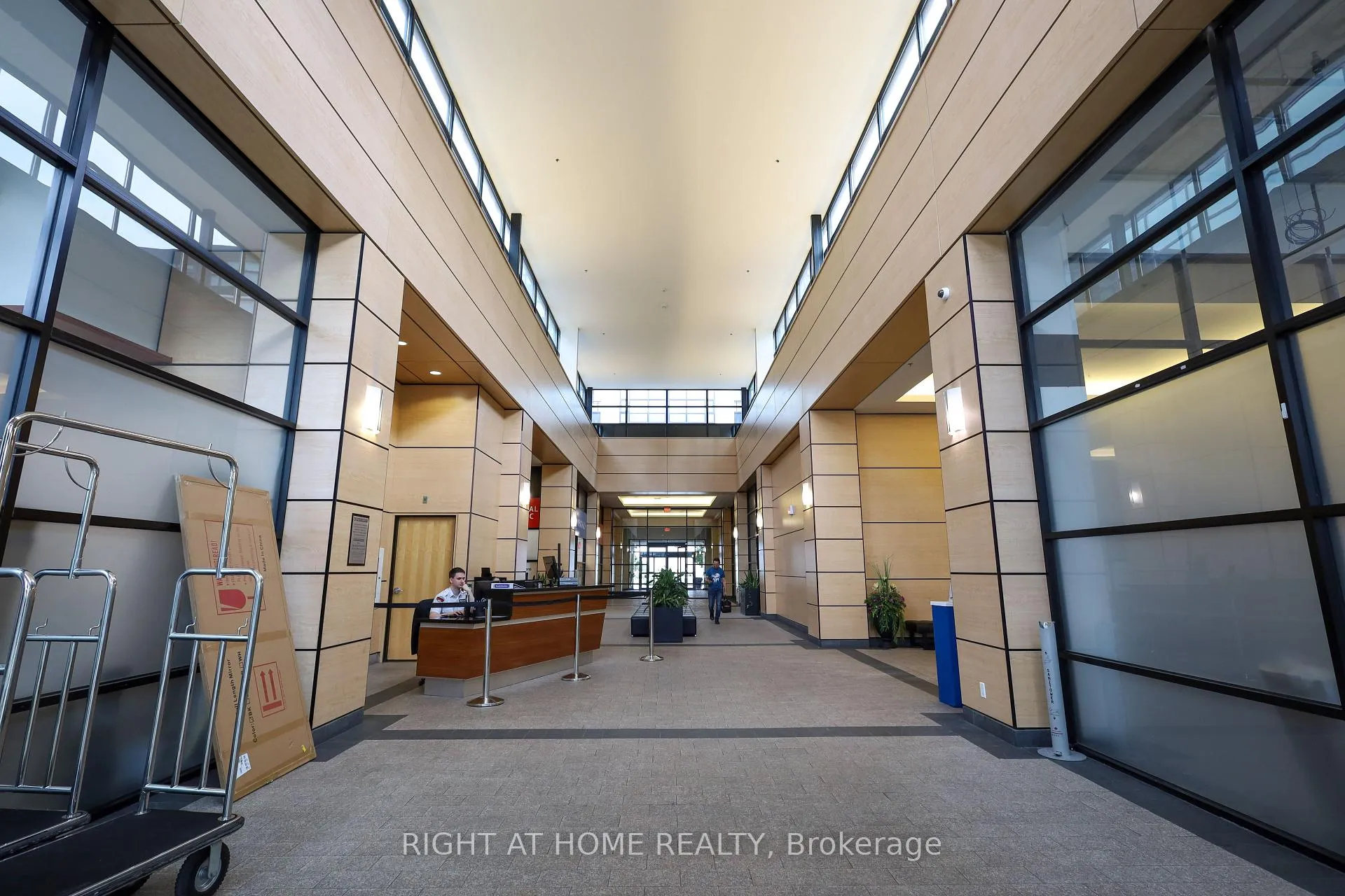 Photo 32 of Unit 3105, 2910 Highway 7 Avenue, Vaughan, Concord — HOMEH