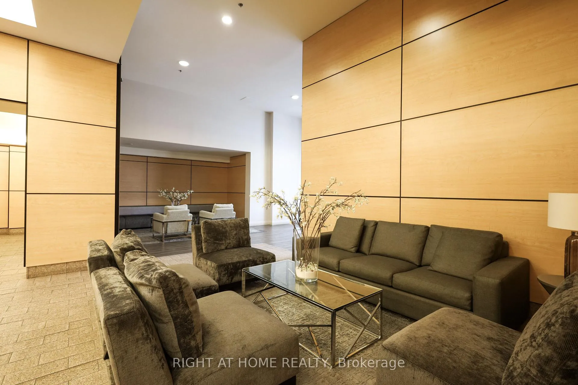 Photo 33 of Unit 3105, 2910 Highway 7 Avenue, Vaughan, Concord — HOMEH