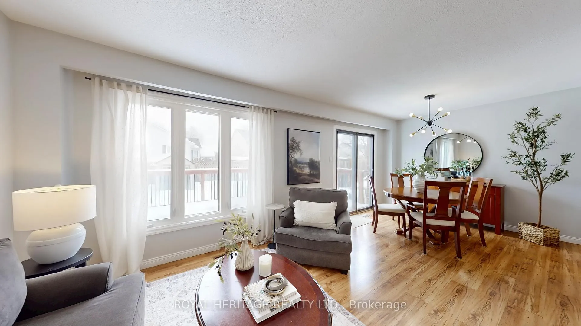Photo 4 of 8 Burden Crescent, Ajax, South West — HOMEH
