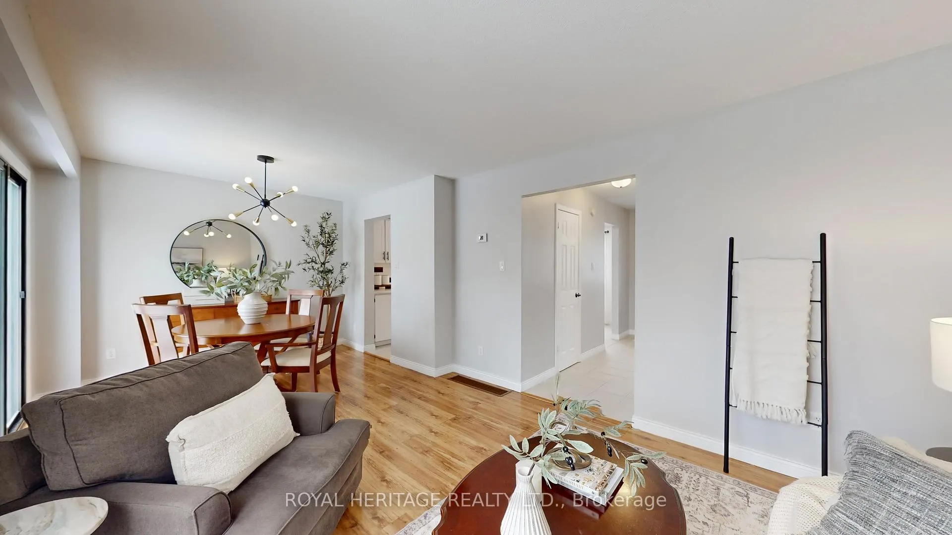 Photo 5 of 8 Burden Crescent, Ajax, South West — HOMEH