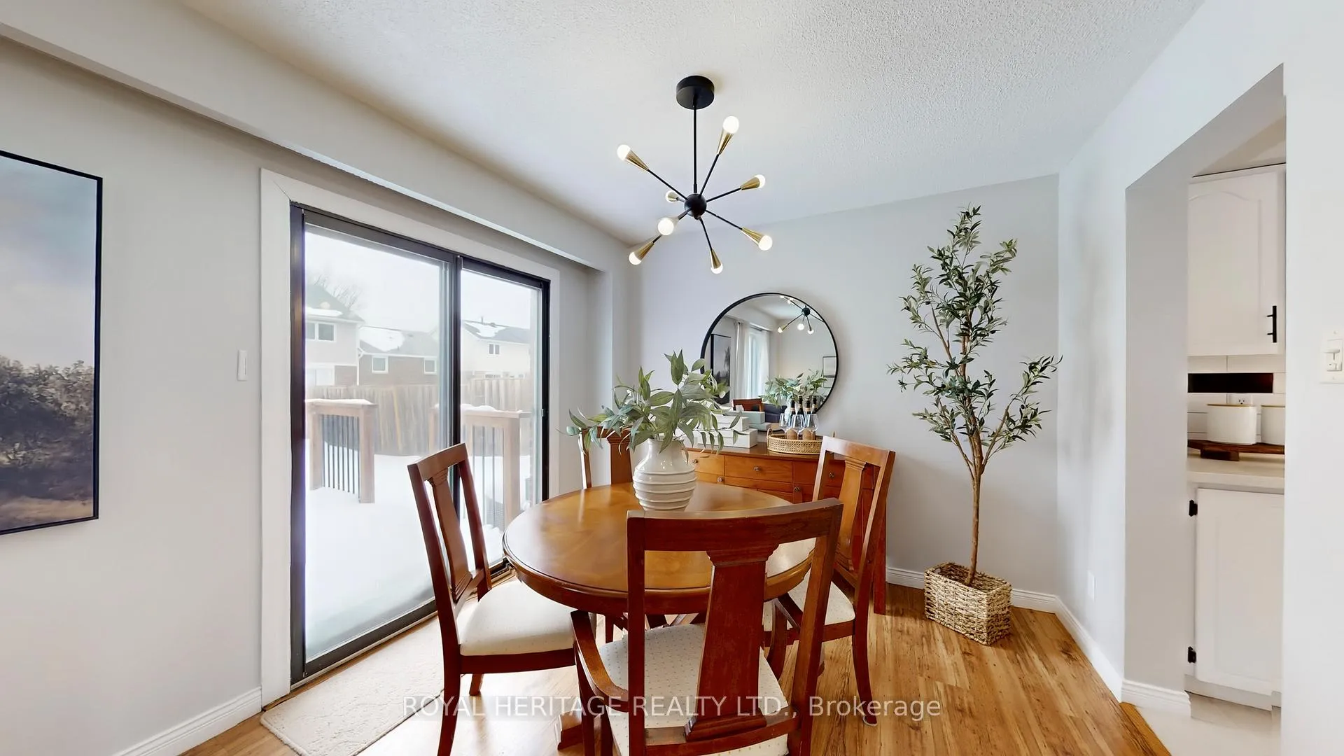 Photo 6 of 8 Burden Crescent, Ajax, South West — HOMEH