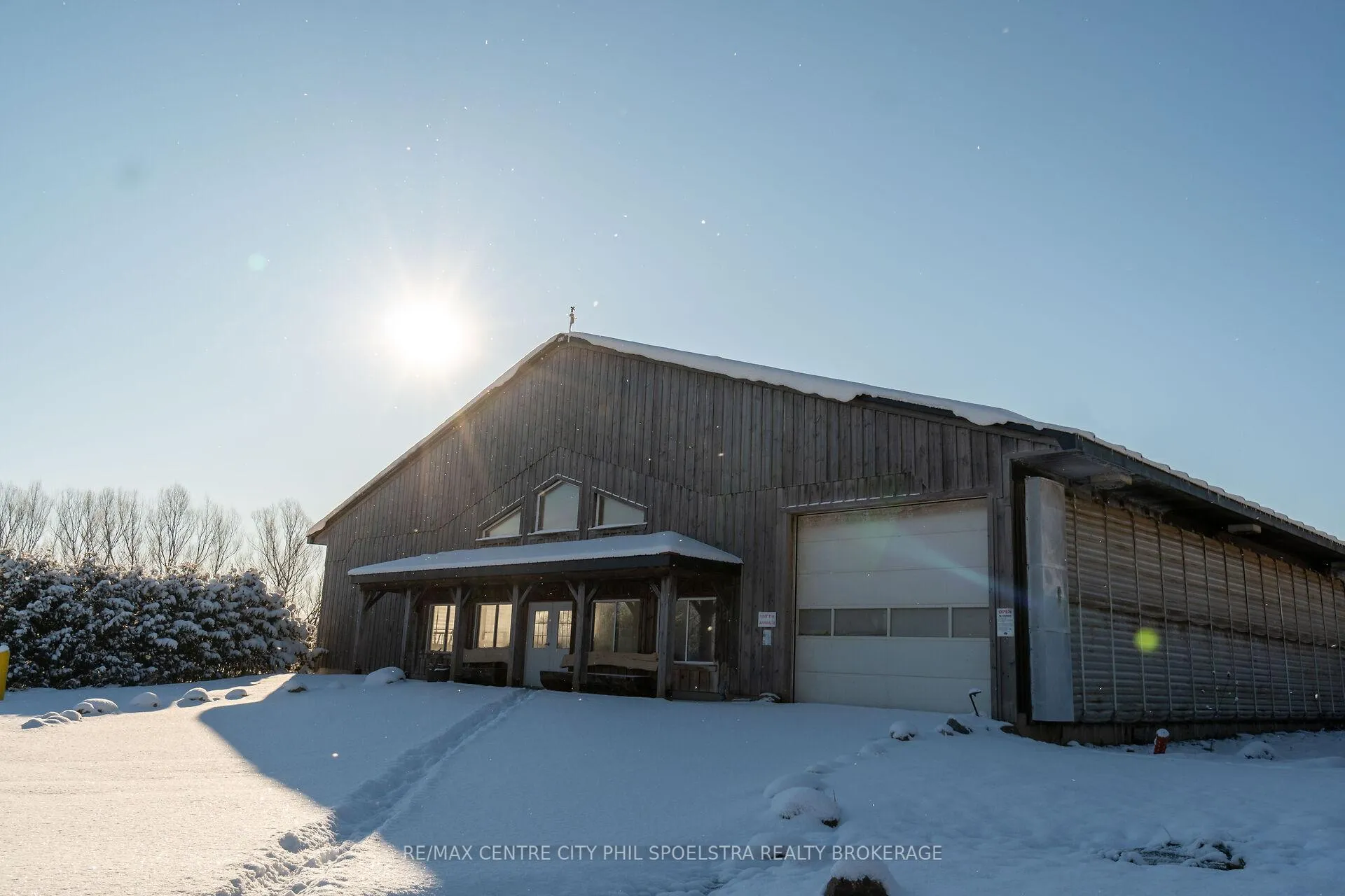 Photo 4 of 8548 Wellington Road, Mapleton, Rural Mapleton — HOMEH