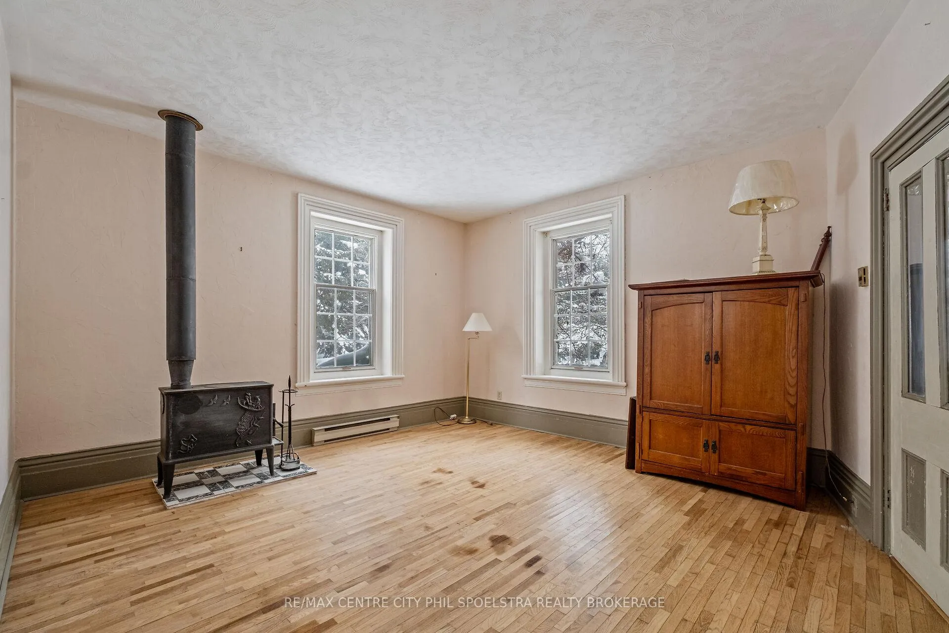 Photo 27 of 8548 Wellington Road, Mapleton, Rural Mapleton — HOMEH