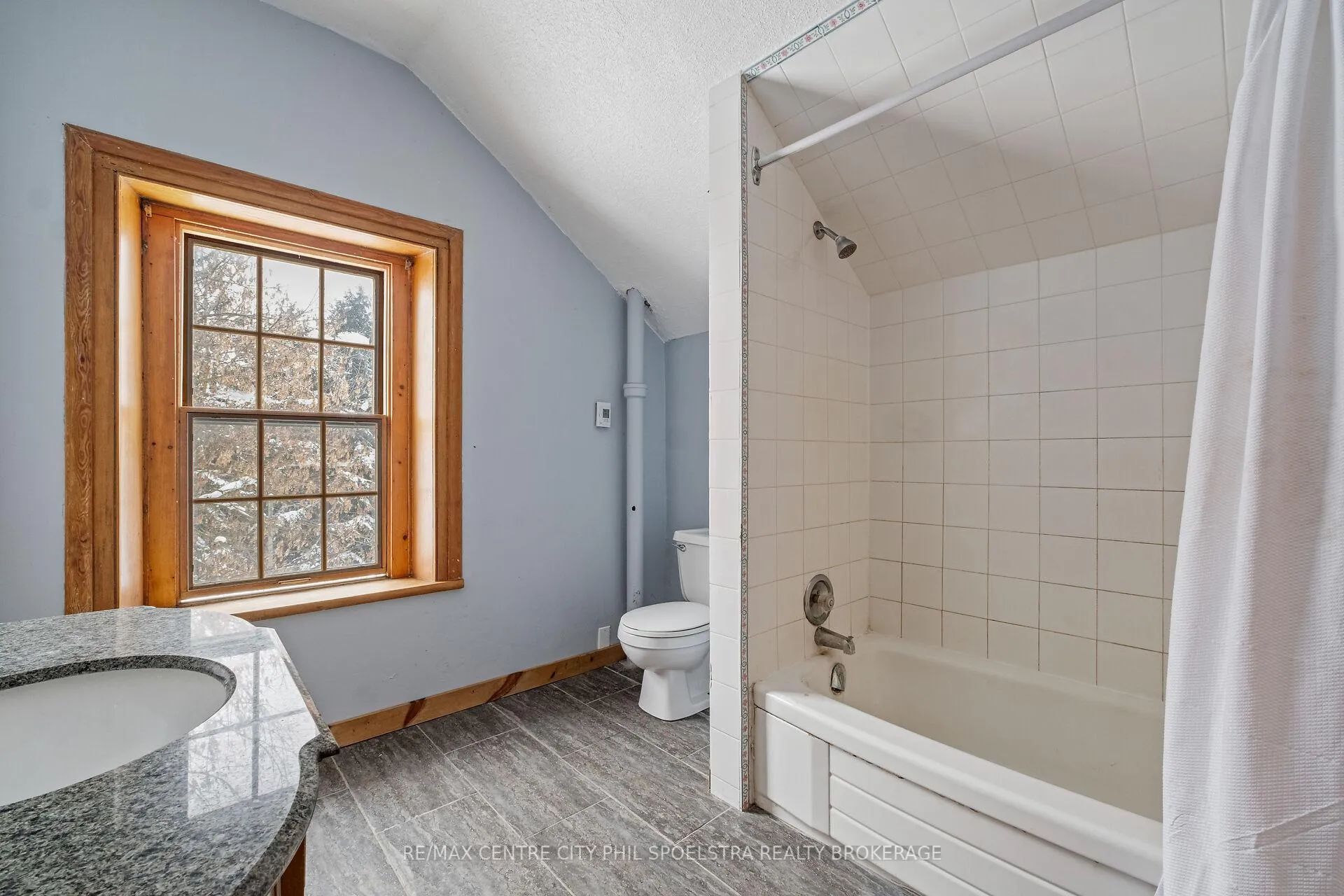 Photo 28 of 8548 Wellington Road, Mapleton, Rural Mapleton — HOMEH