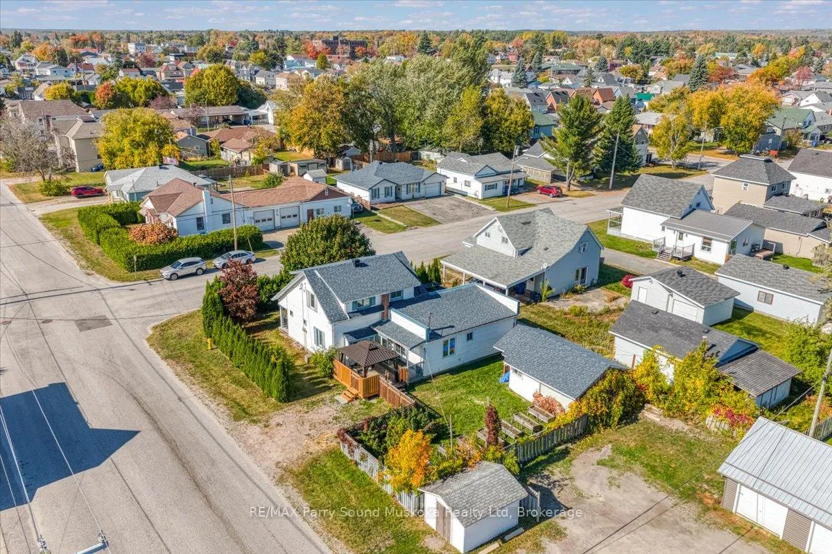 Photo 35 of 216 Arthur Street, West Nipissing, Sturgeon Falls — HOMEH
