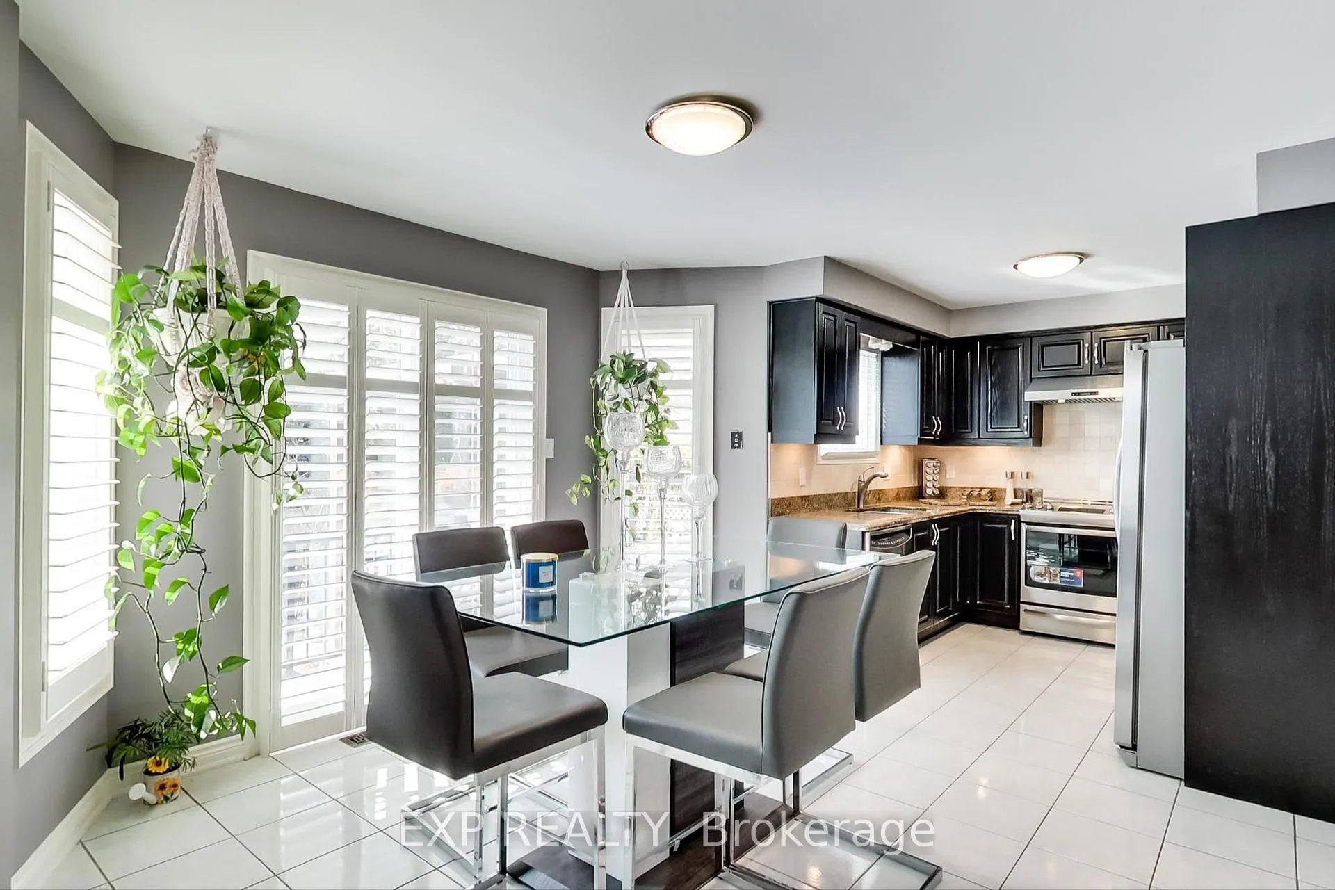 Photo 9 of 12 Highbury Drive, Hamilton, Stoney Creek Mountain — HOMEH