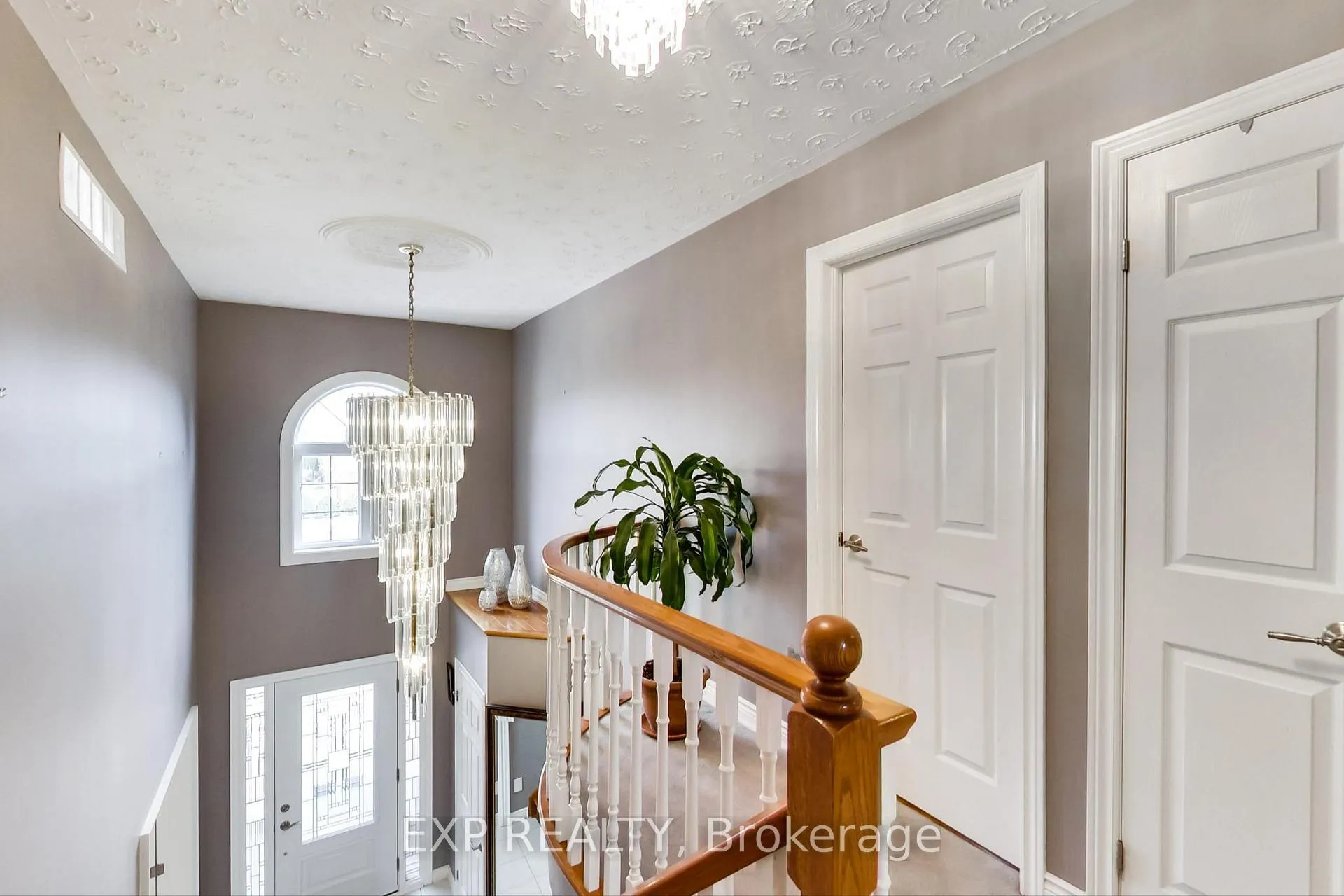 Photo 10 of 12 Highbury Drive, Hamilton, Stoney Creek Mountain — HOMEH