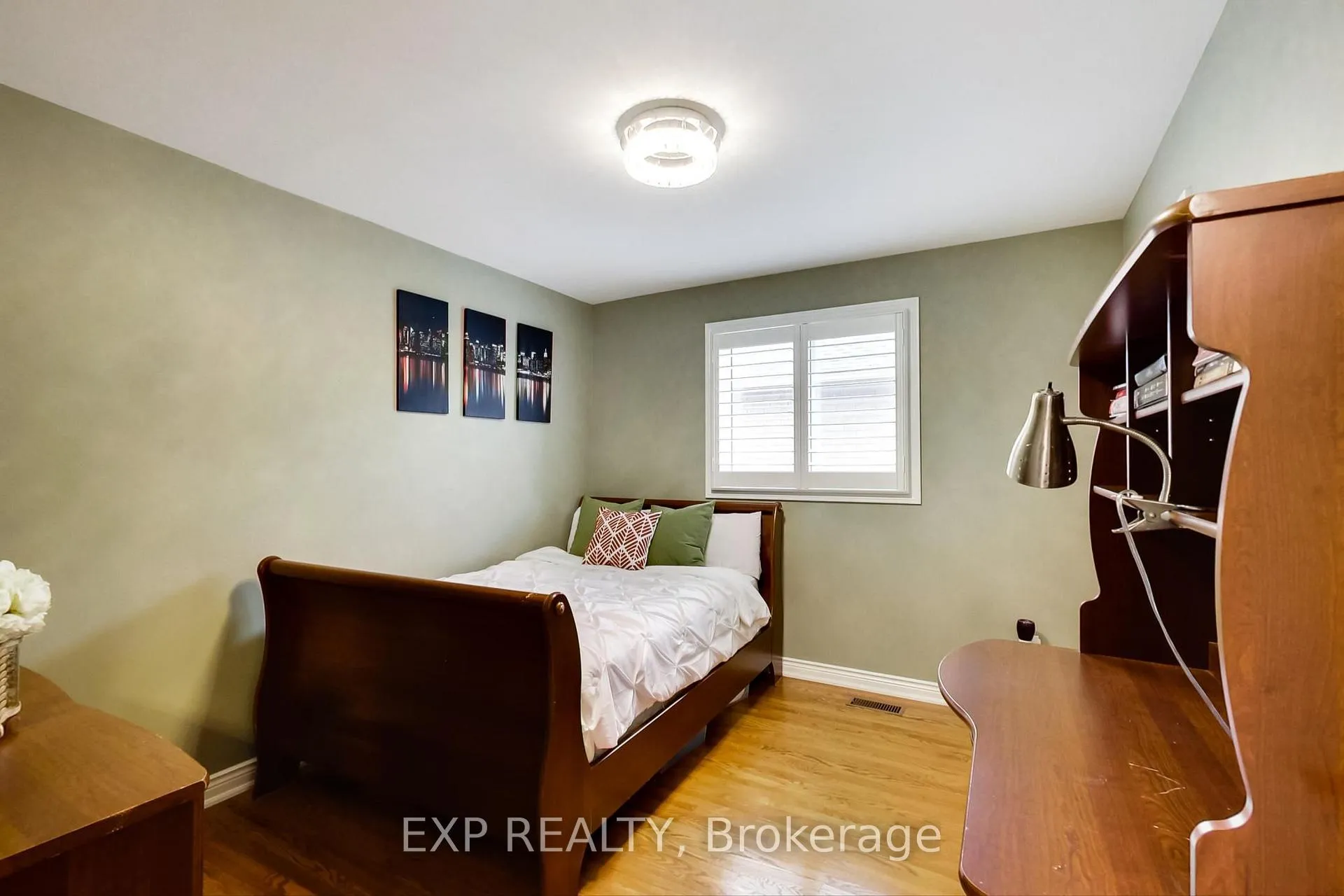 Photo 14 of 12 Highbury Drive, Hamilton, Stoney Creek Mountain — HOMEH