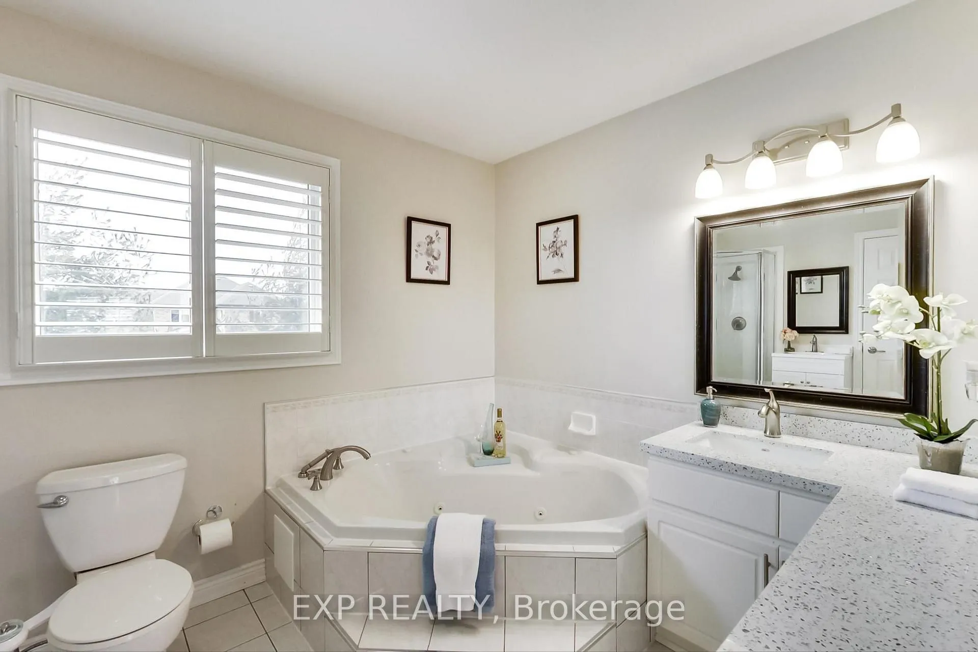 Photo 15 of 12 Highbury Drive, Hamilton, Stoney Creek Mountain — HOMEH
