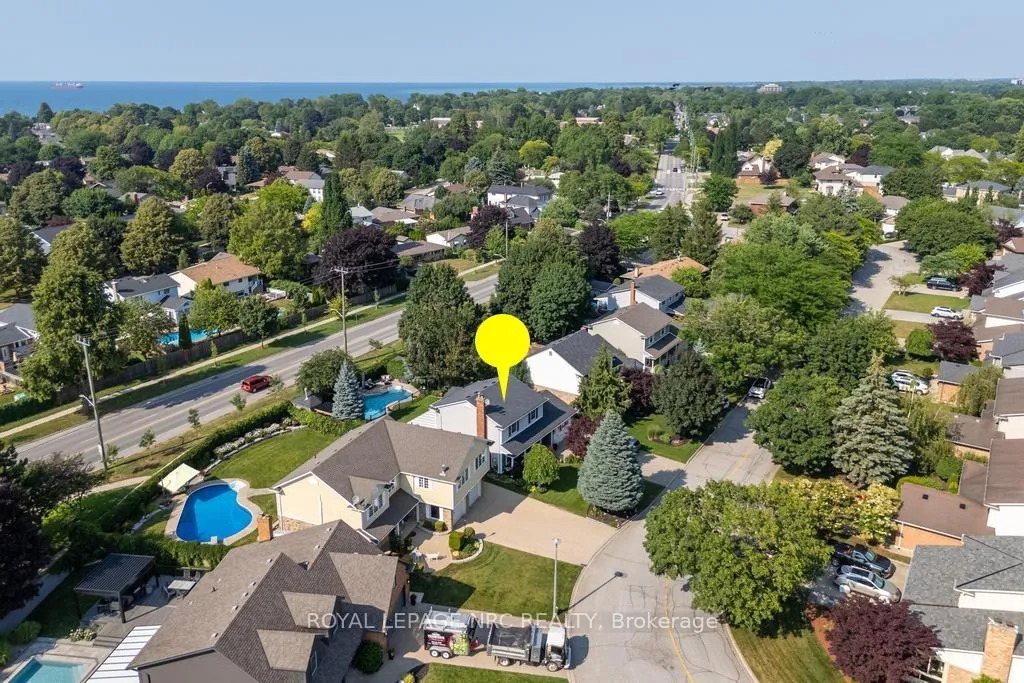 Photo 3 of 24 Dalemere Crescent, St. Catharines, Martindale Pond — HOMEH
