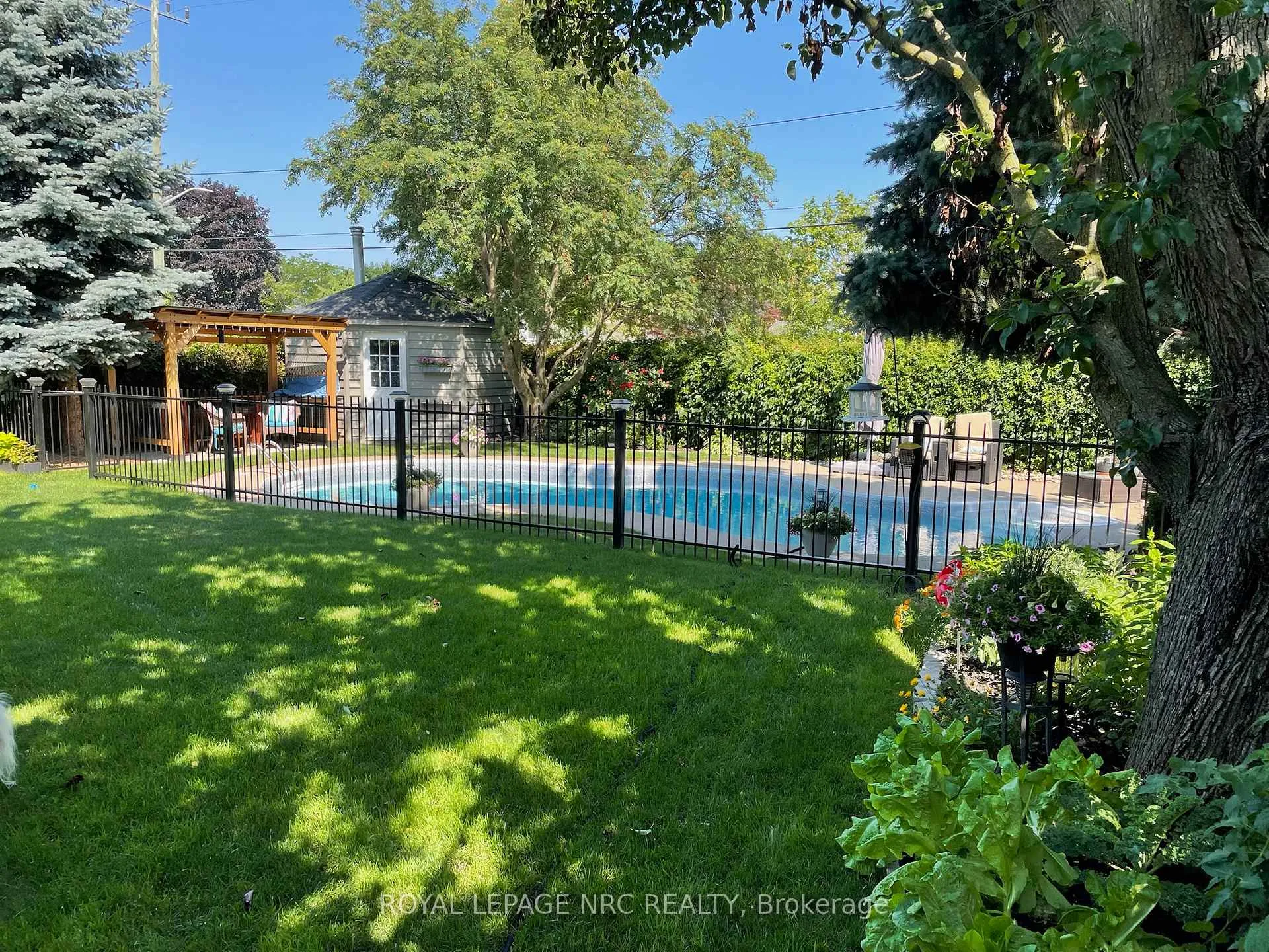 Photo 6 of 24 Dalemere Crescent, St. Catharines, Martindale Pond — HOMEH