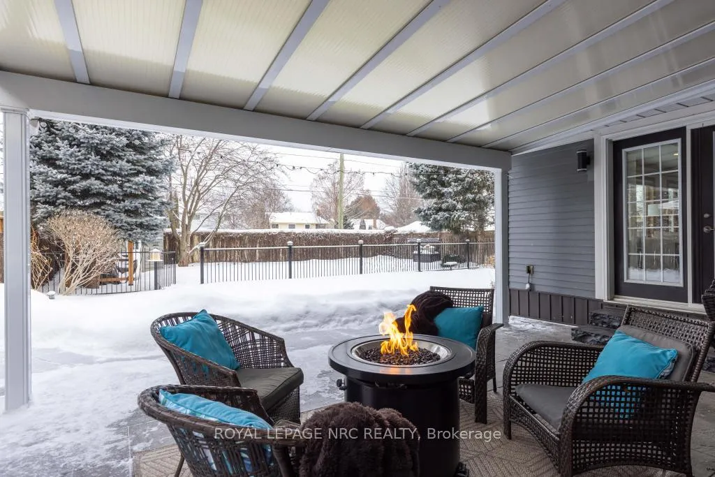 Photo 10 of 24 Dalemere Crescent, St. Catharines, Martindale Pond — HOMEH