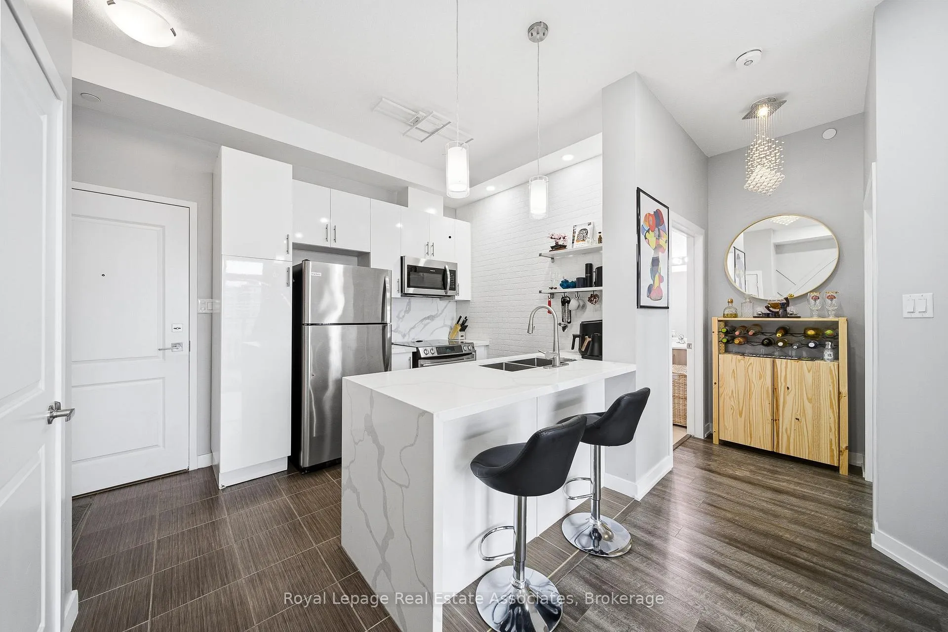 Photo 2 of 125 Shoreview Place, Hamilton, Lakeshore — HOMEH