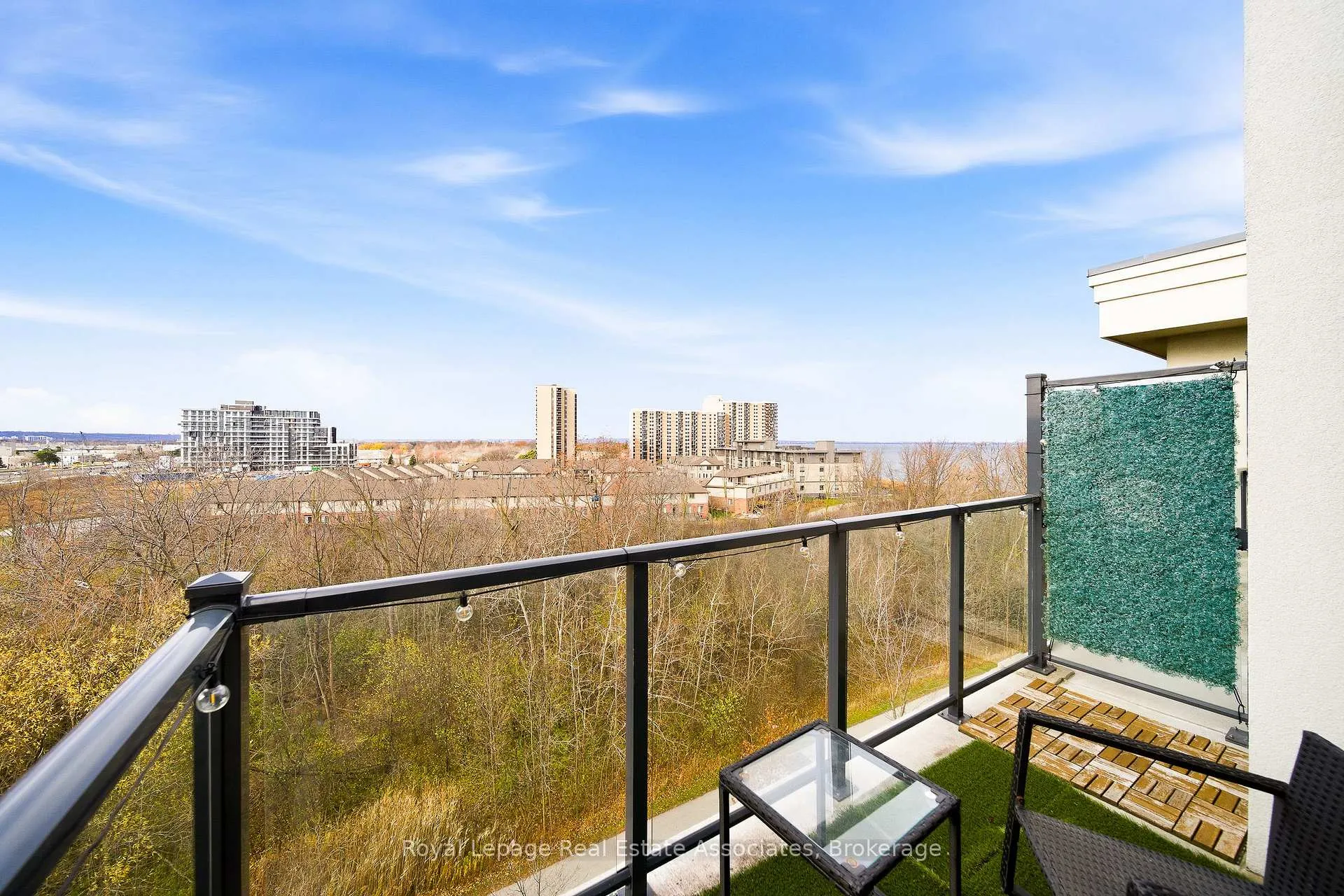 Photo 8 of 125 Shoreview Place, Hamilton, Lakeshore — HOMEH