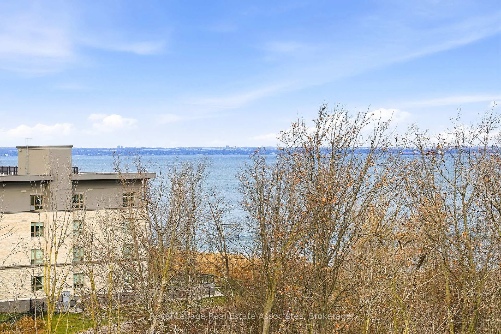 Photo 9 of 125 Shoreview Place, Hamilton, Lakeshore — HOMEH