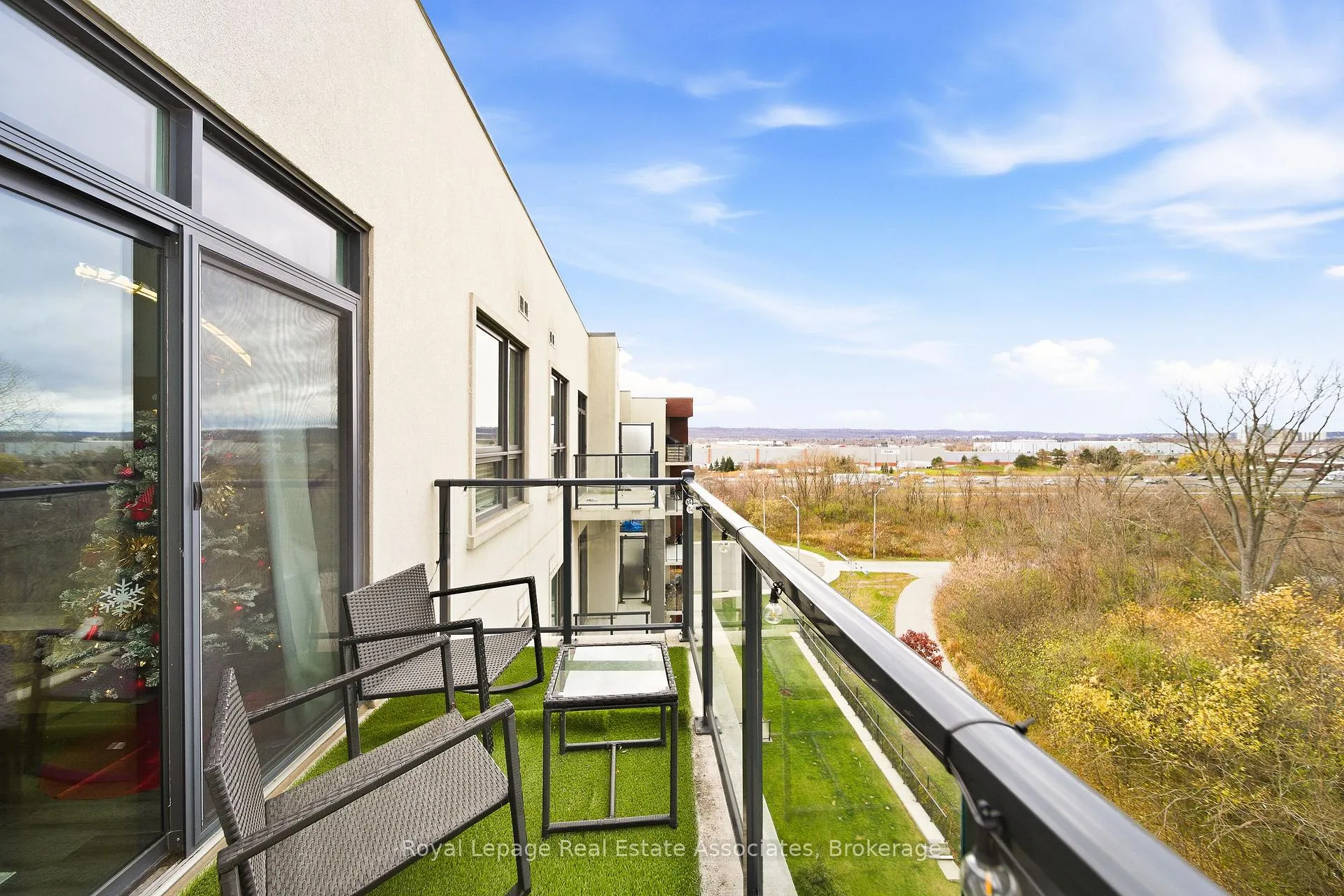 Photo 10 of 125 Shoreview Place, Hamilton, Lakeshore — HOMEH