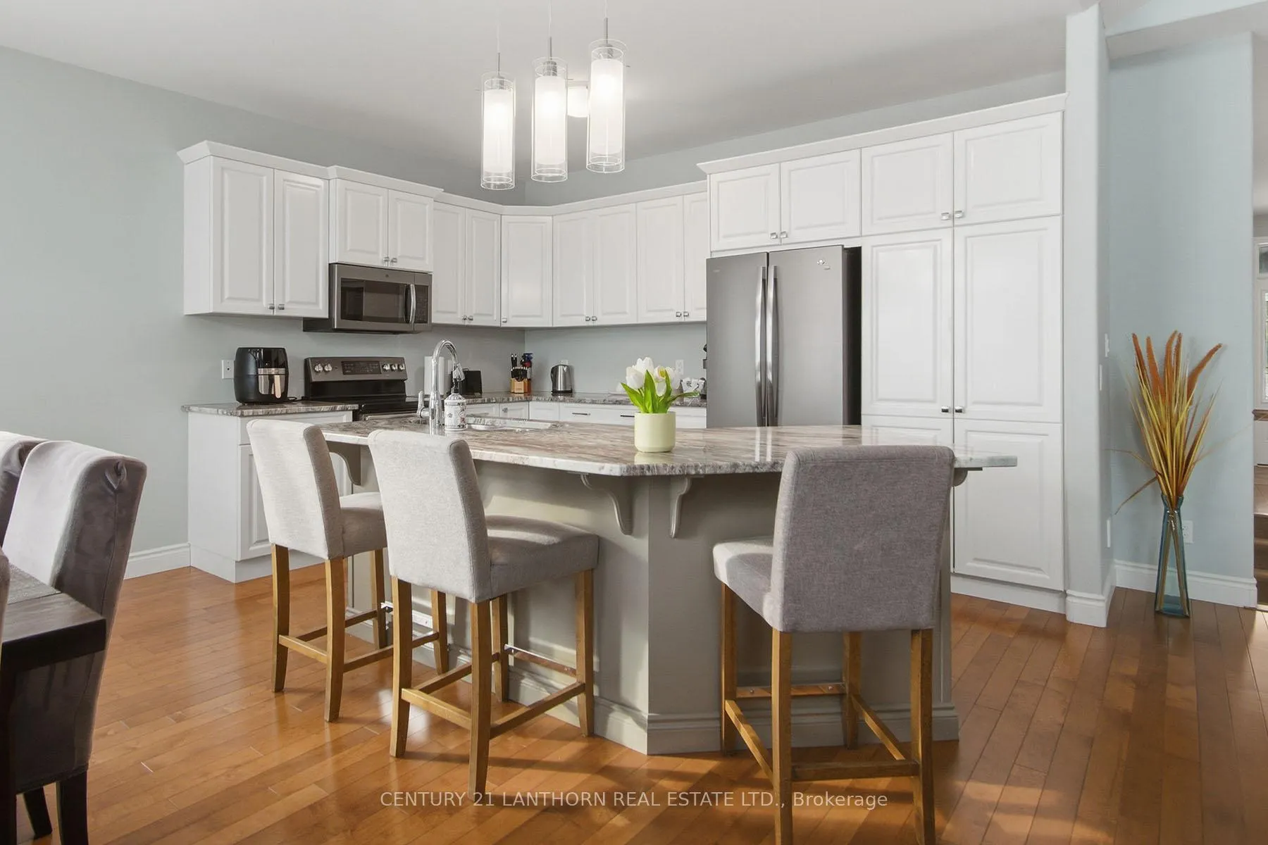 Photo 8 of 2 Stonecrest Boulevard, Quinte West, Sidney Ward — HOMEH