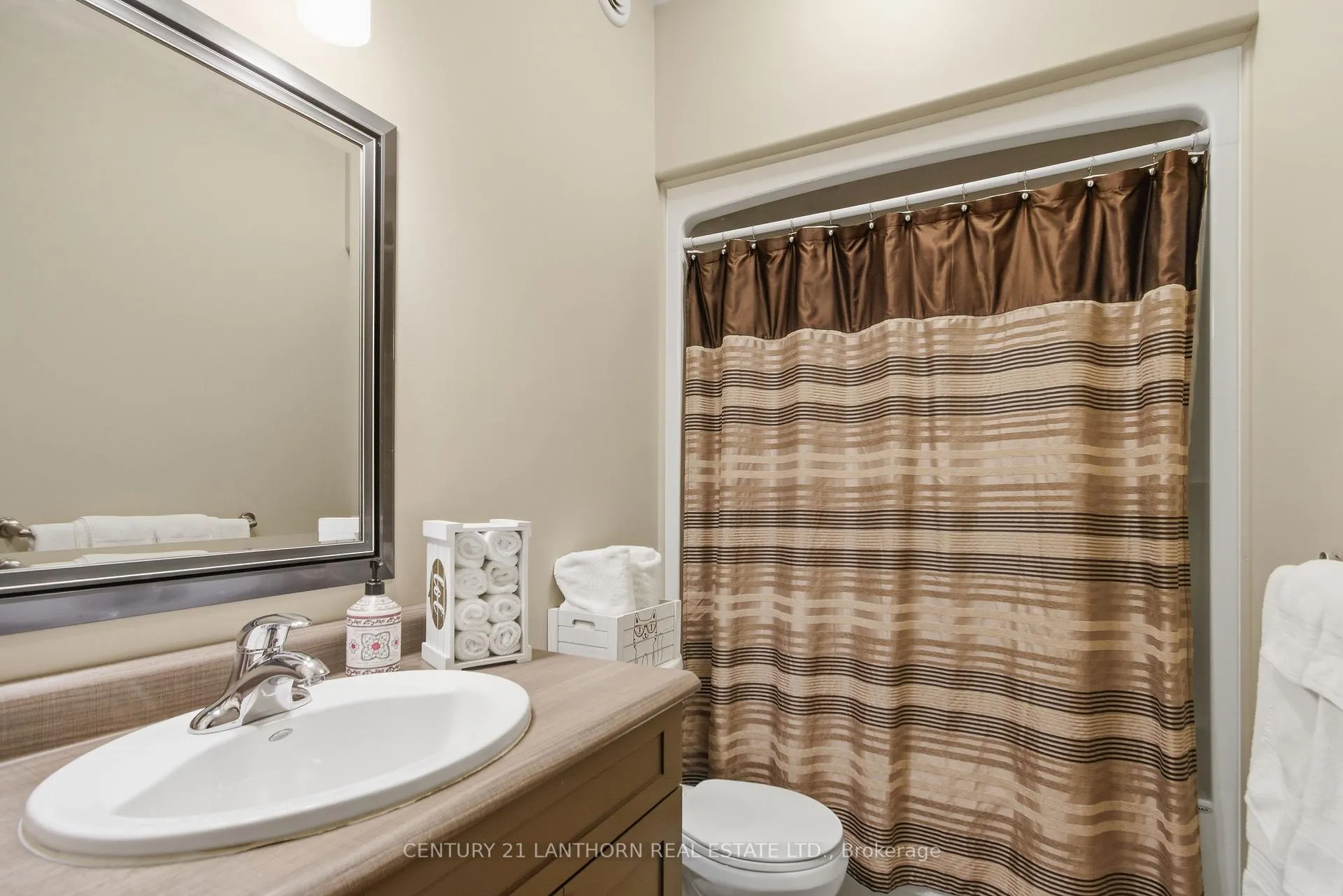 Photo 14 of 2 Stonecrest Boulevard, Quinte West, Sidney Ward — HOMEH