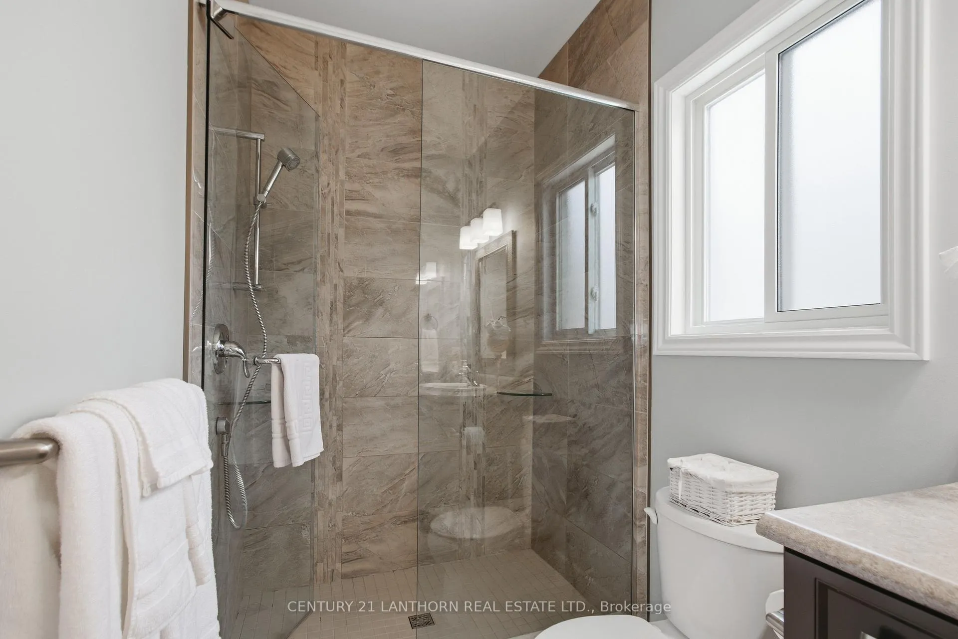 Photo 18 of 2 Stonecrest Boulevard, Quinte West, Sidney Ward — HOMEH