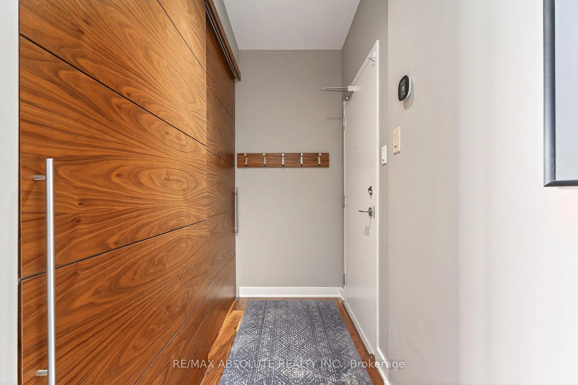 Photo 6 of Unit 906, 354 Gladstone Avenue, Ottawa, Ottawa Centre — HOMEH