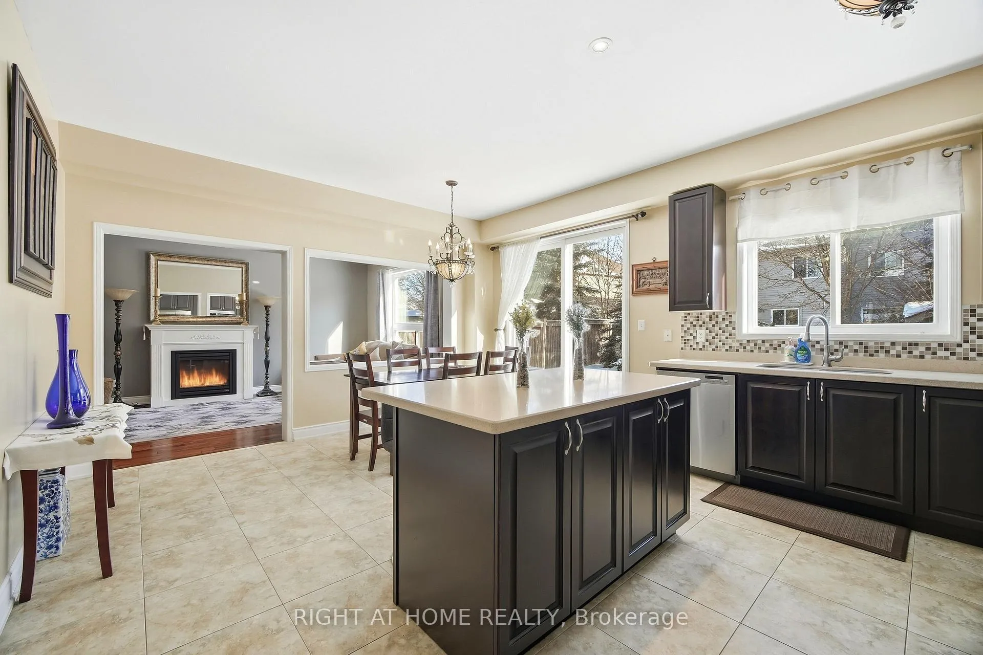 Photo 8 of 2325 Bridle Road, Oshawa, Windfields — HOMEH