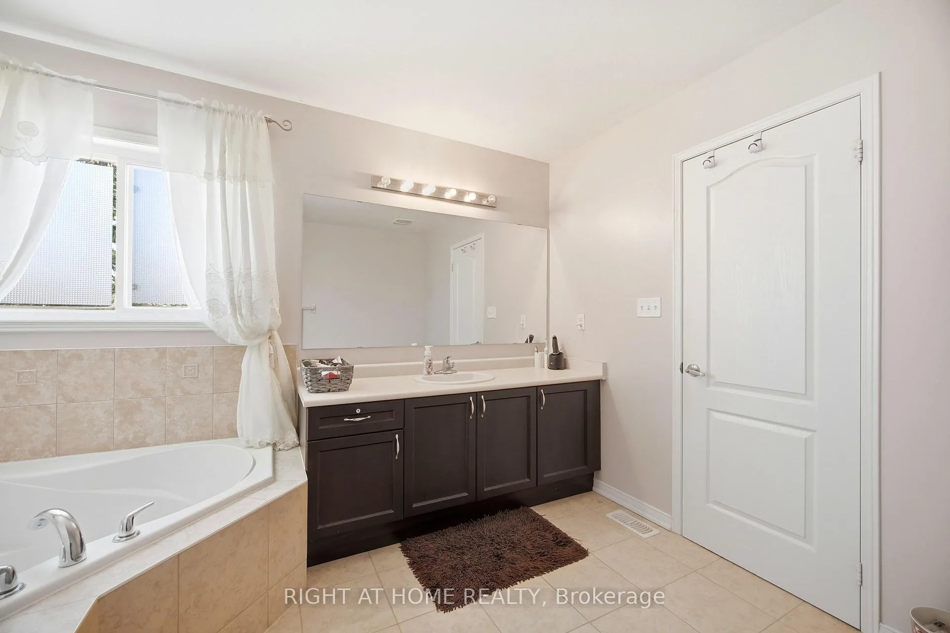 Photo 30 of 2325 Bridle Road, Oshawa, Windfields — HOMEH
