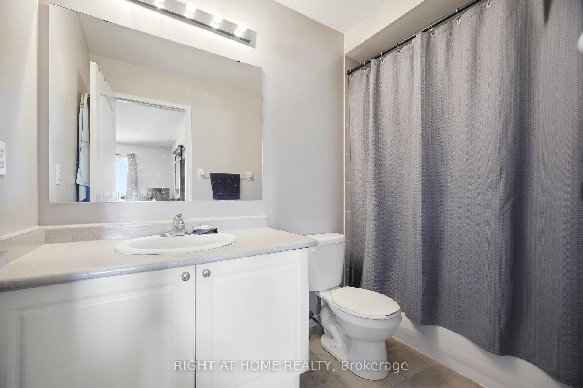 Photo 33 of 2325 Bridle Road, Oshawa, Windfields — HOMEH