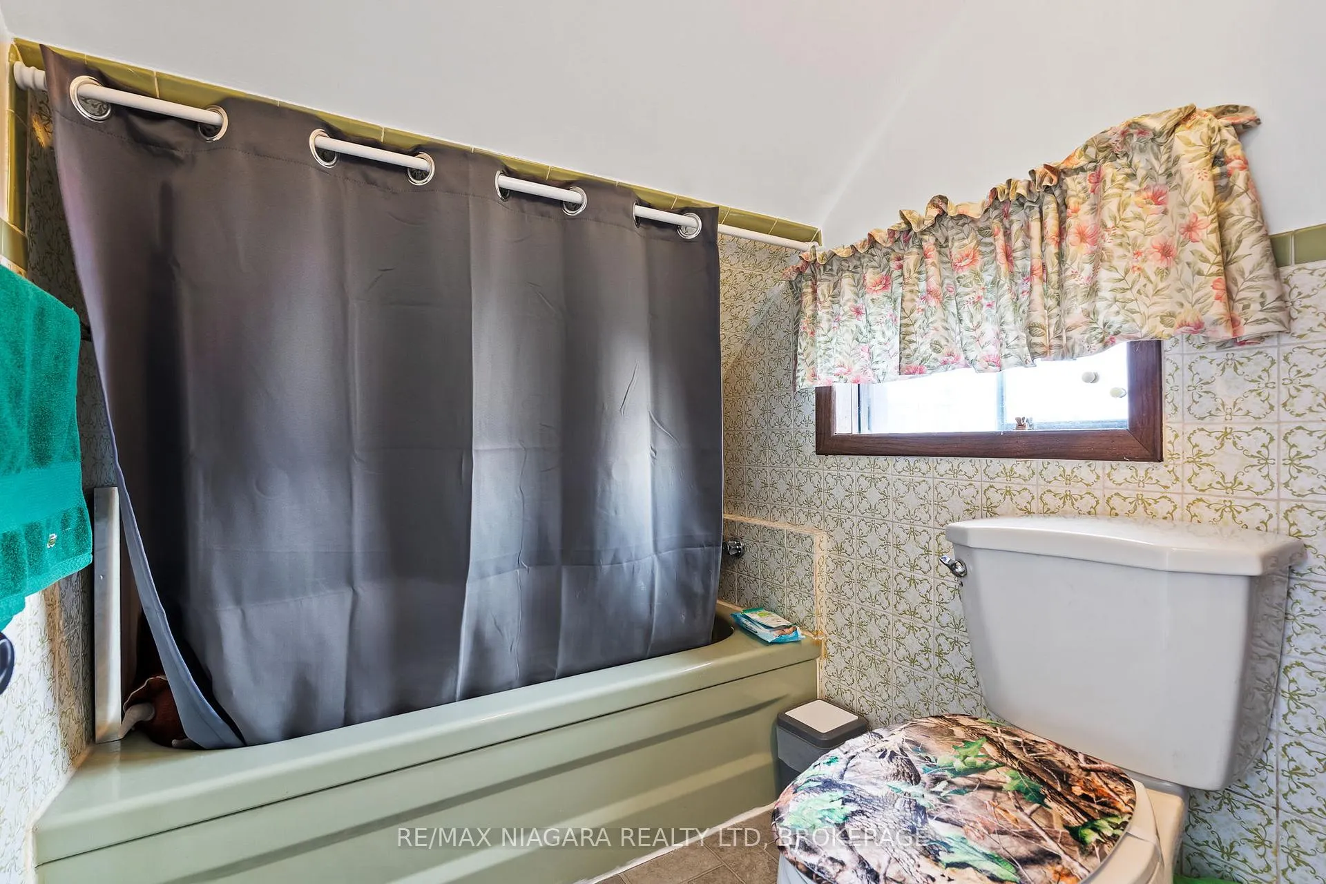 Photo 13 of 11 Cleveland Street, Thorold, Thorold Downtown — HOMEH