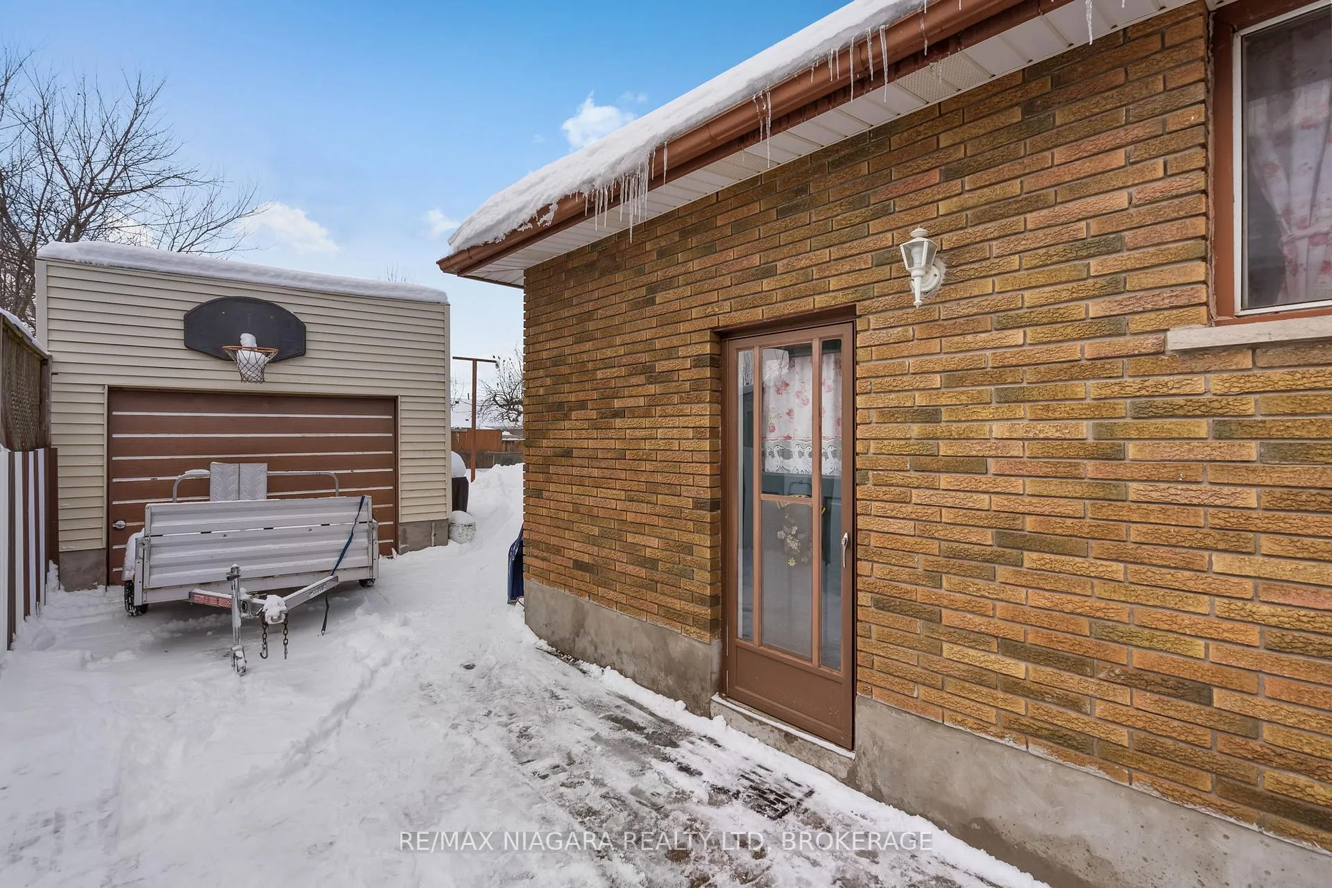 Photo 23 of 11 Cleveland Street, Thorold, Thorold Downtown — HOMEH