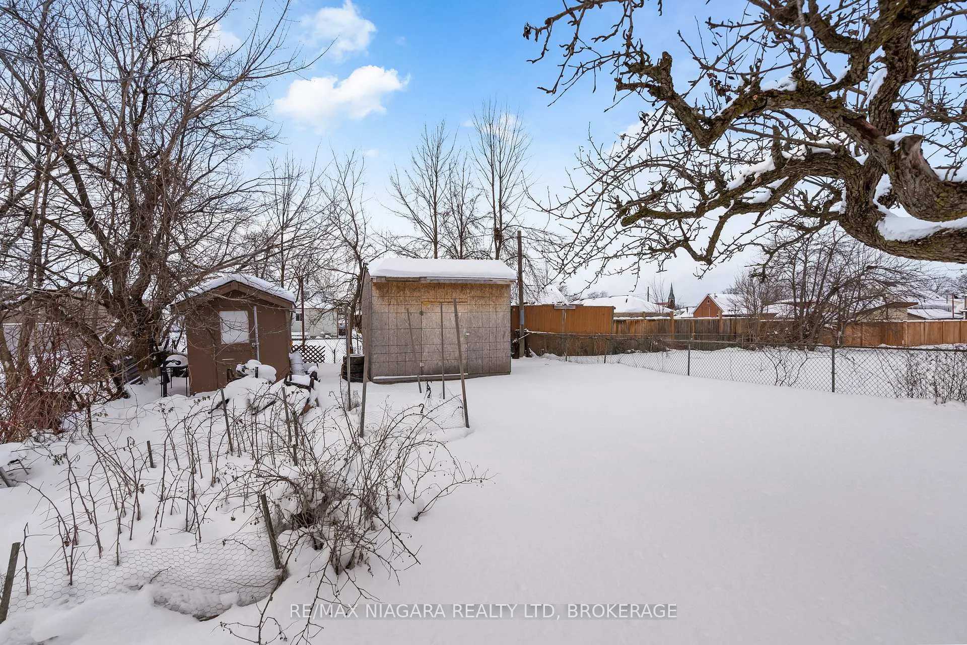 Photo 24 of 11 Cleveland Street, Thorold, Thorold Downtown — HOMEH
