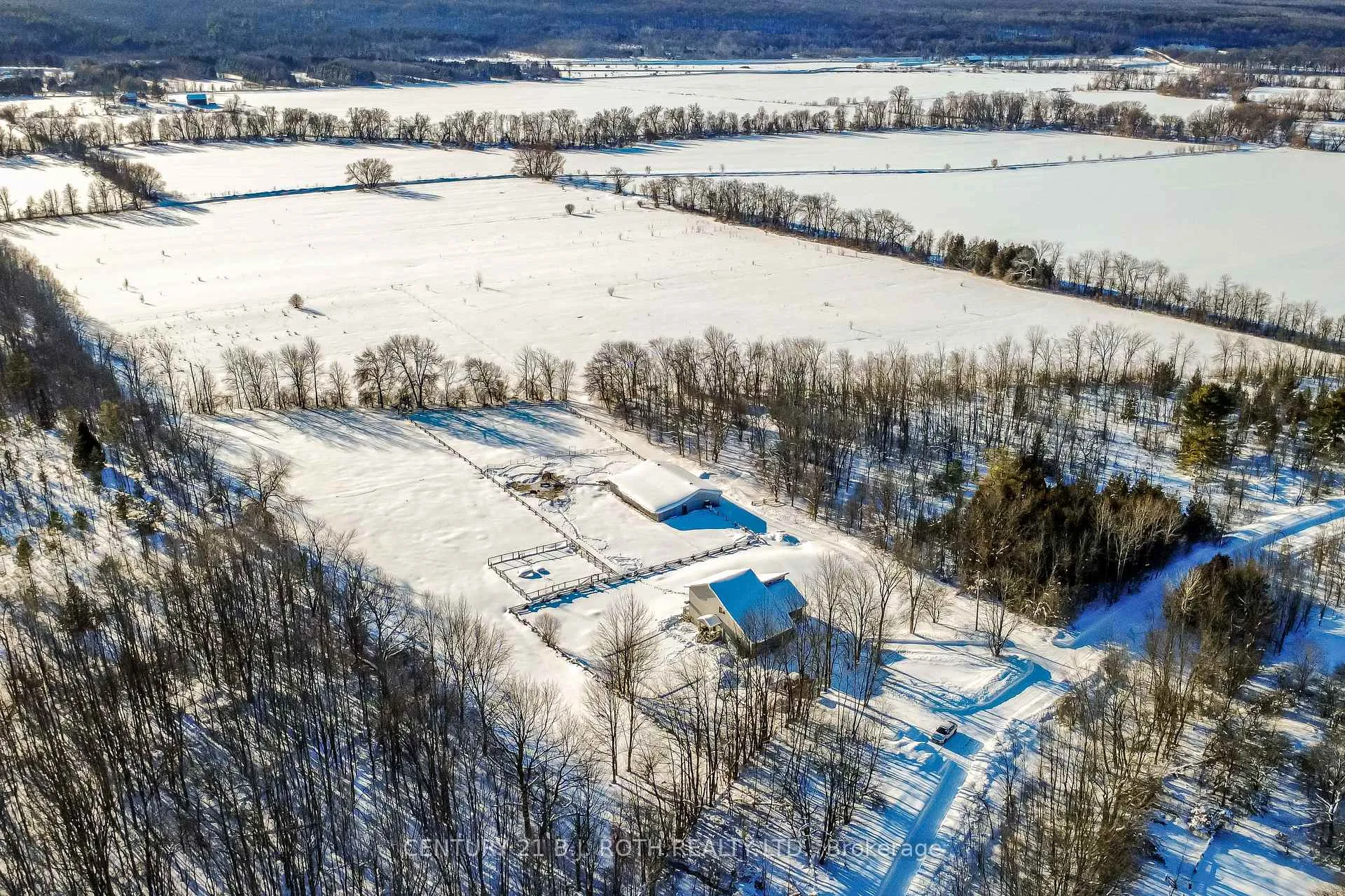 Photo 1 of 11256 12 Highway, Oro-Medonte, Rural Oro-Medonte — HOMEH