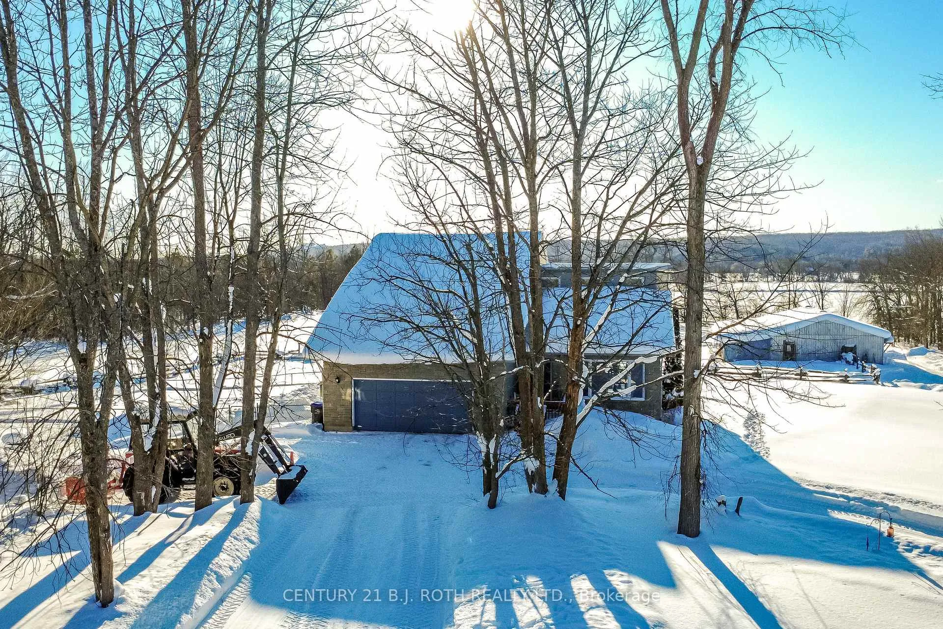 Photo 2 of 11256 12 Highway, Oro-Medonte, Rural Oro-Medonte — HOMEH