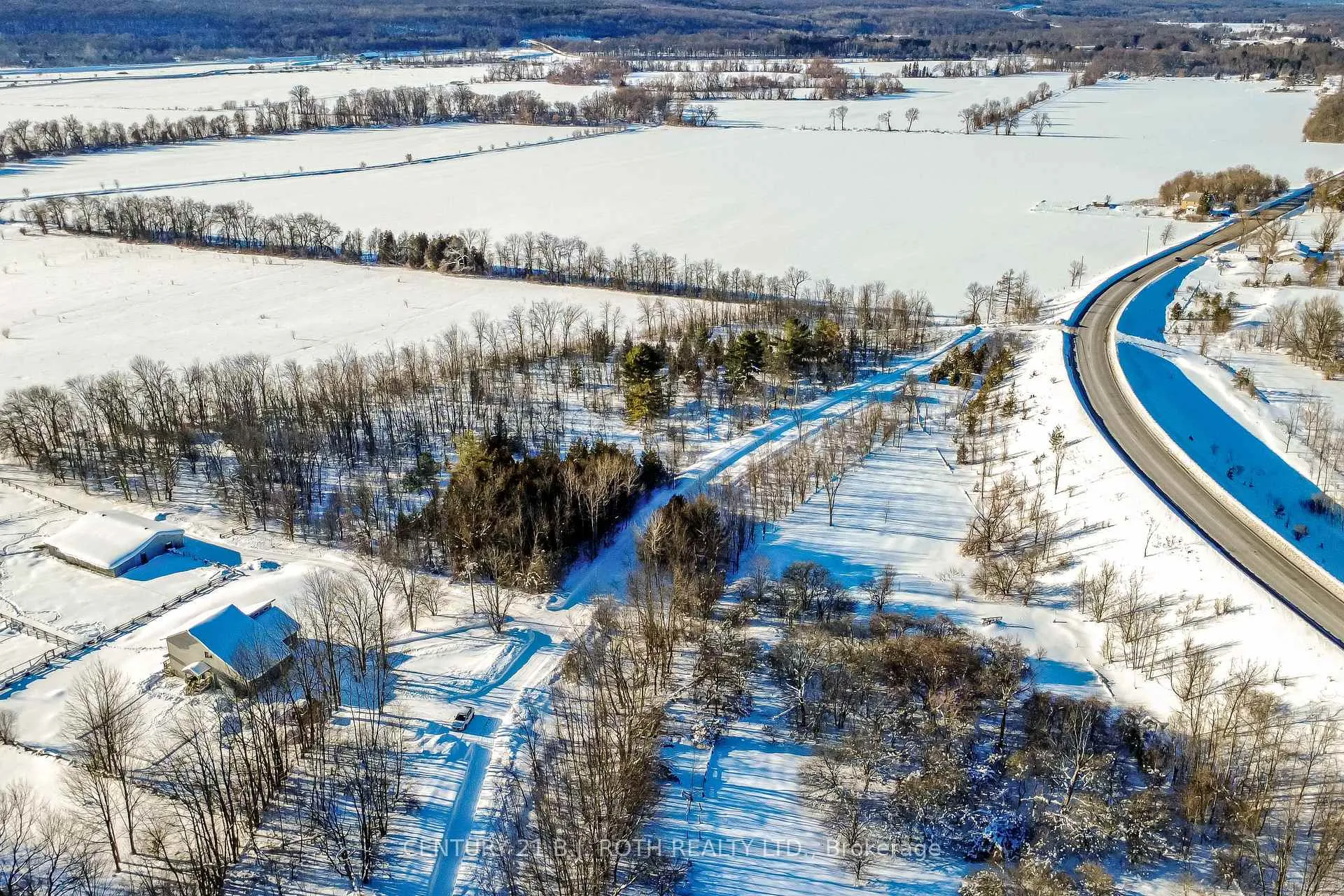 Photo 5 of 11256 12 Highway, Oro-Medonte, Rural Oro-Medonte — HOMEH