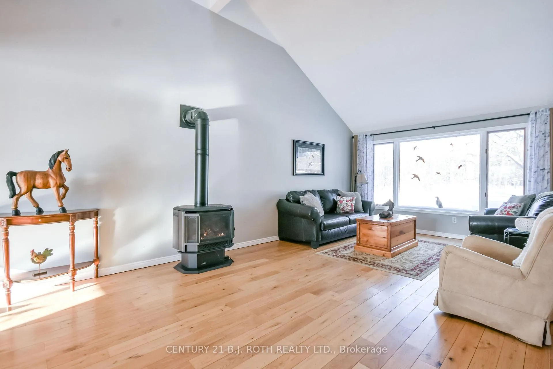 Photo 14 of 11256 12 Highway, Oro-Medonte, Rural Oro-Medonte — HOMEH