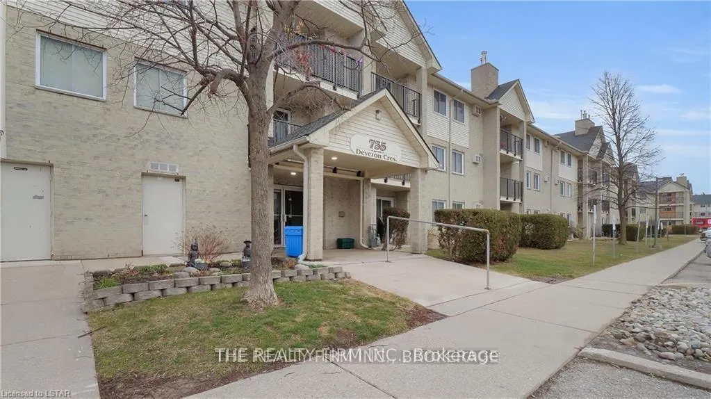 Front of Unit 310, 735 Deveron Crescent