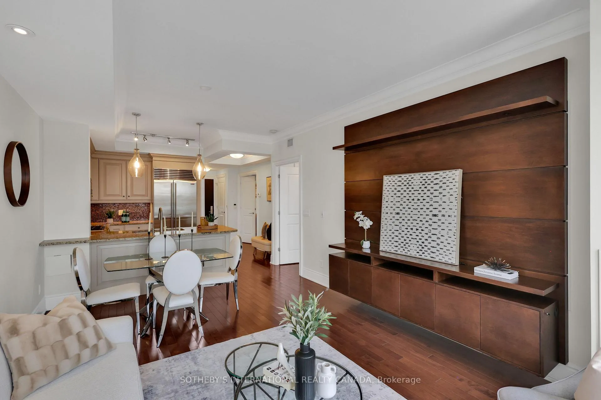 Photo 5 of Unit 410, 1717 Avenue Road, Toronto, Bedford Park-Nortown — HOMEH